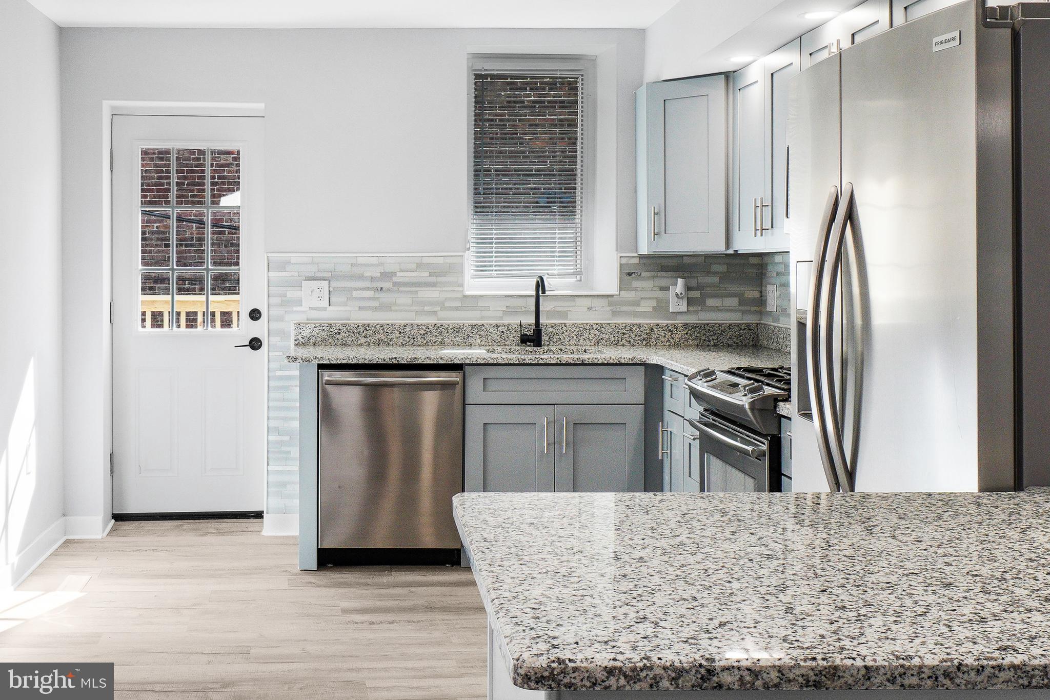 PORT RICHMOND - Residential