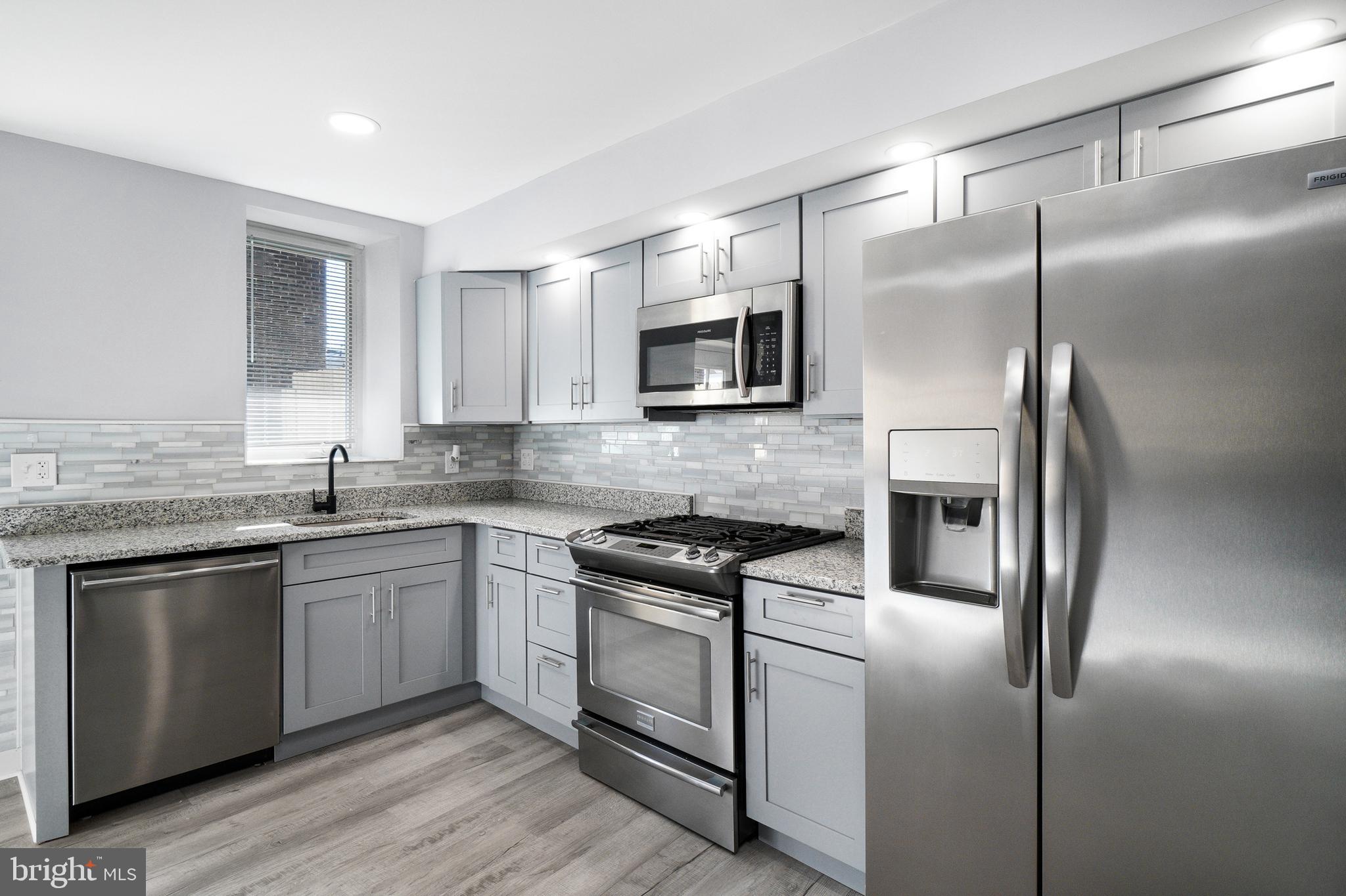 PORT RICHMOND - Residential