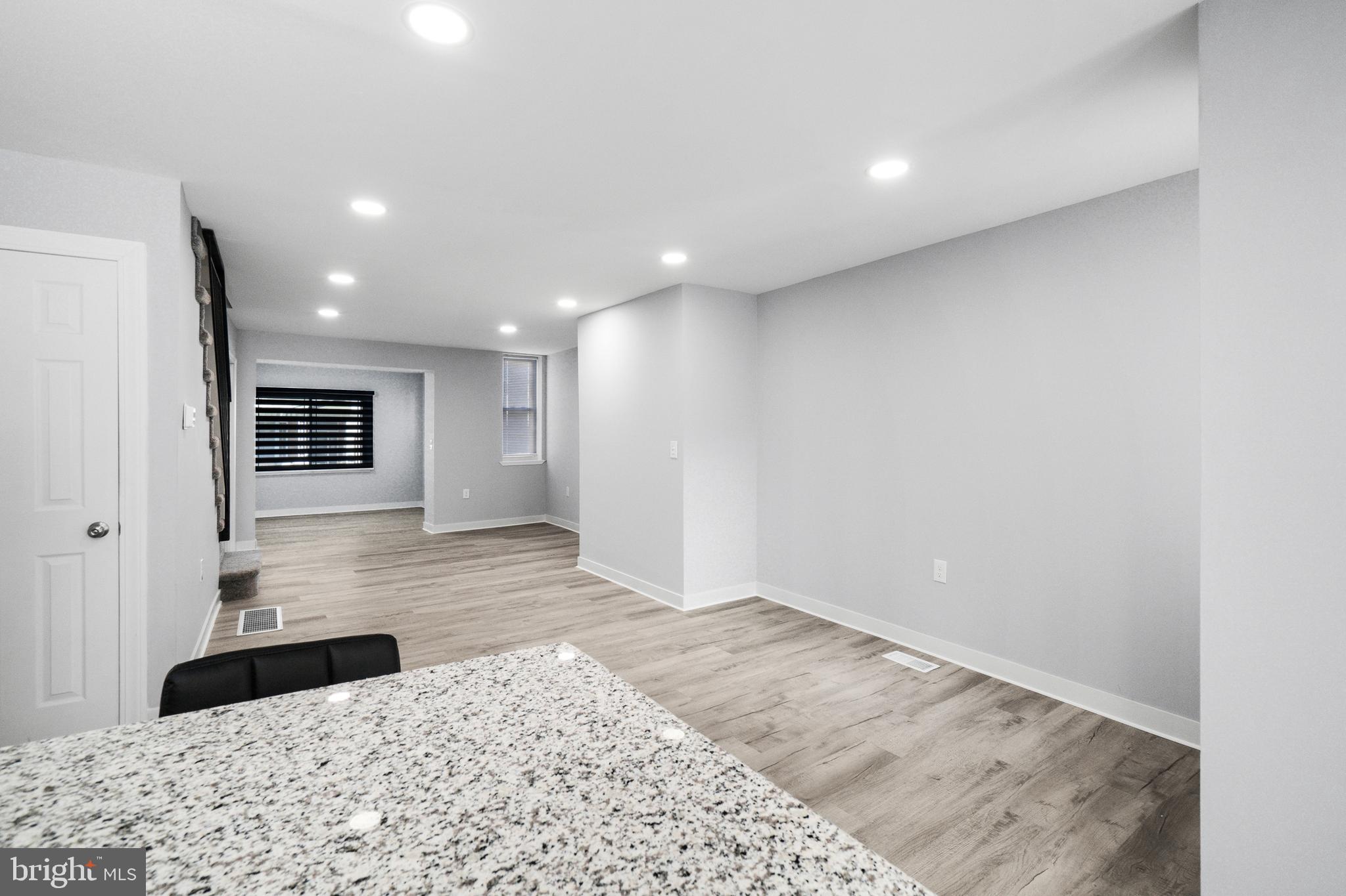PORT RICHMOND - Residential