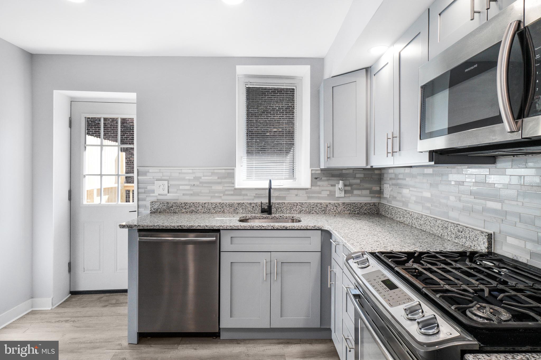 PORT RICHMOND - Residential