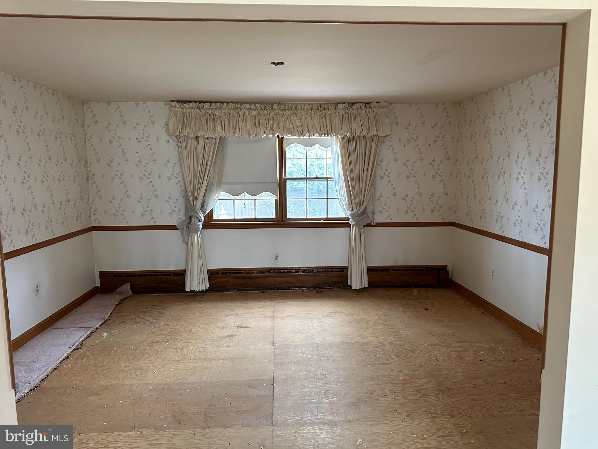 TANTALLON SQUARE - Residential