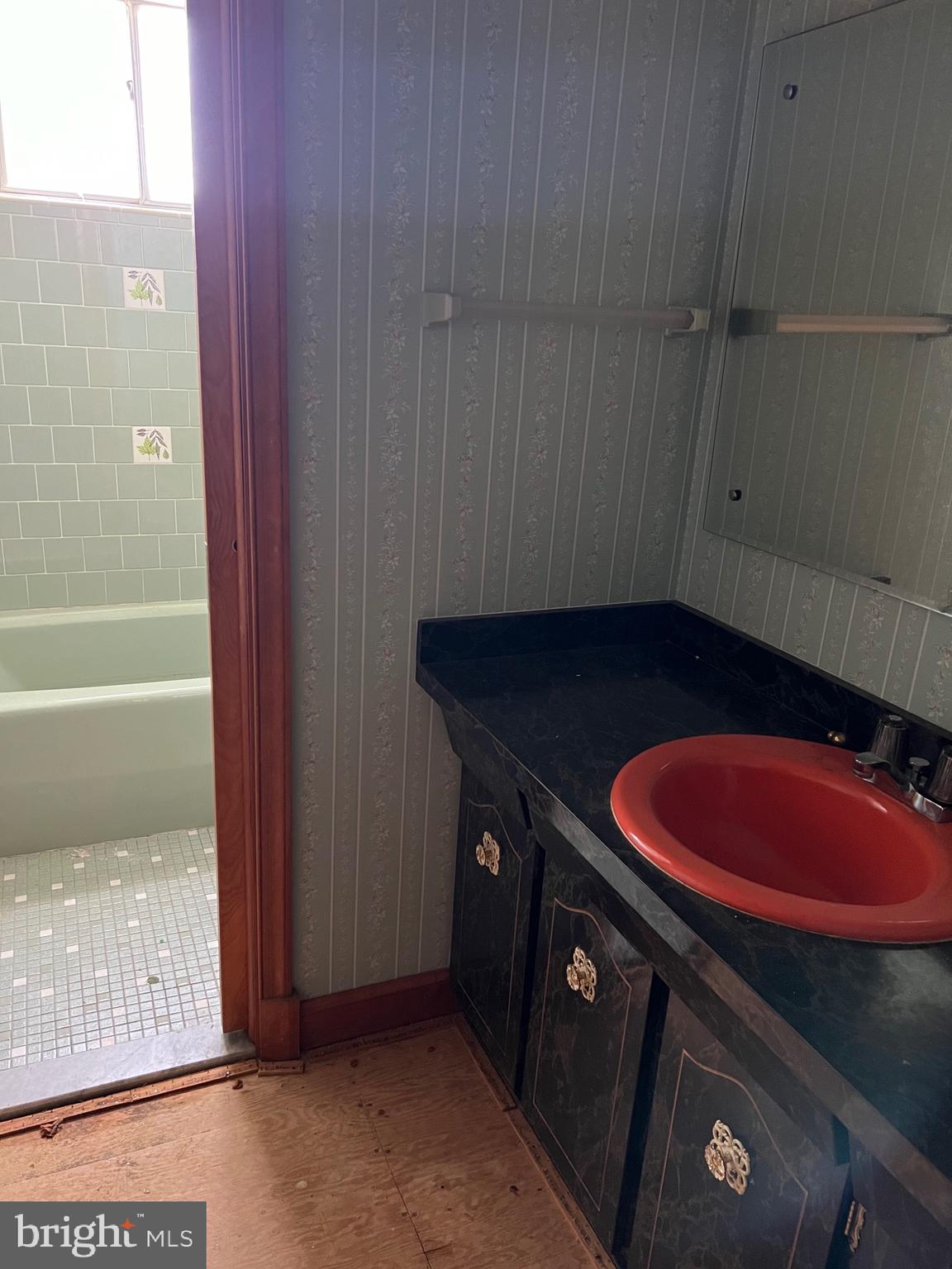 TANTALLON SQUARE - Residential