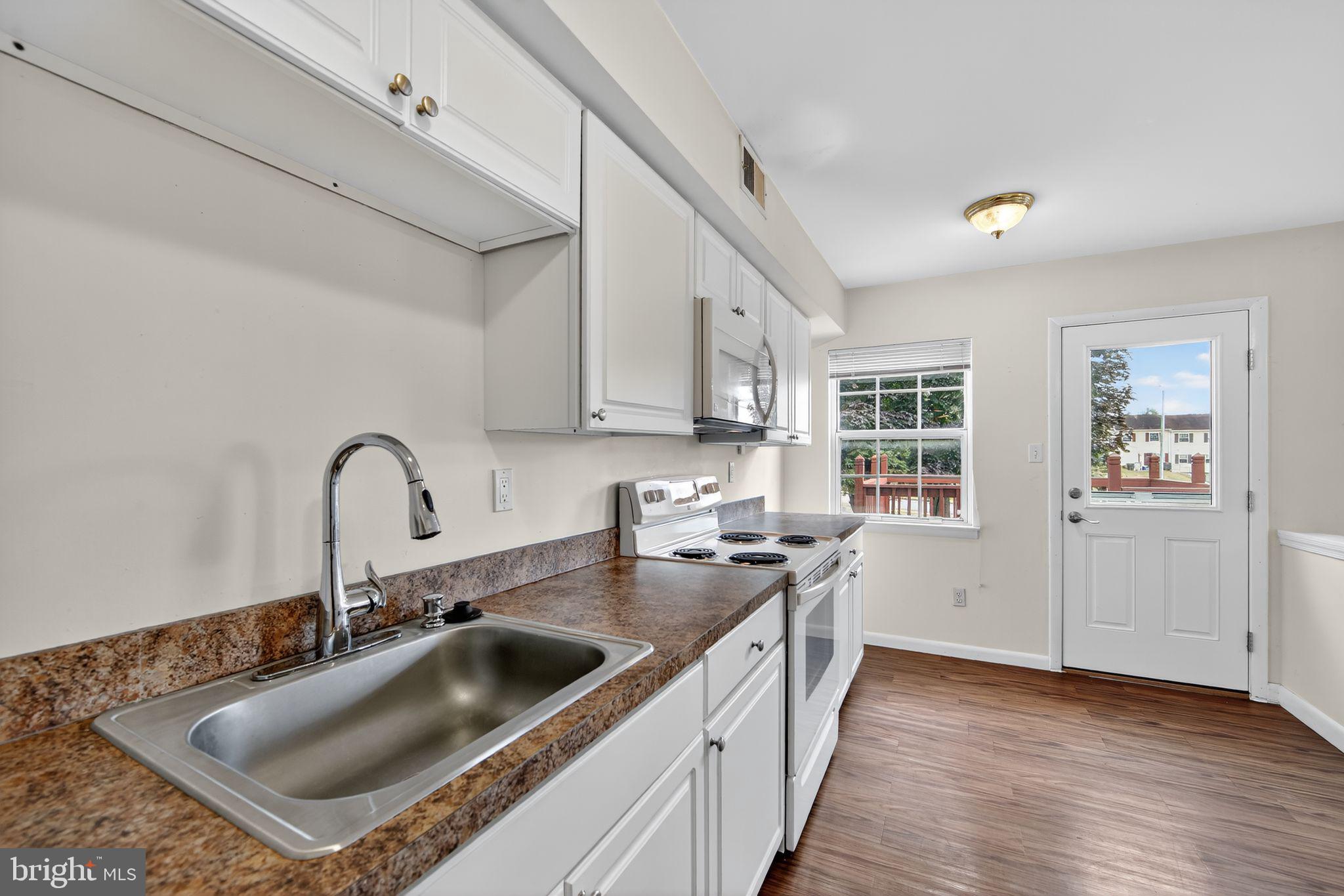 BEAVER RUN KNOLL - Residential