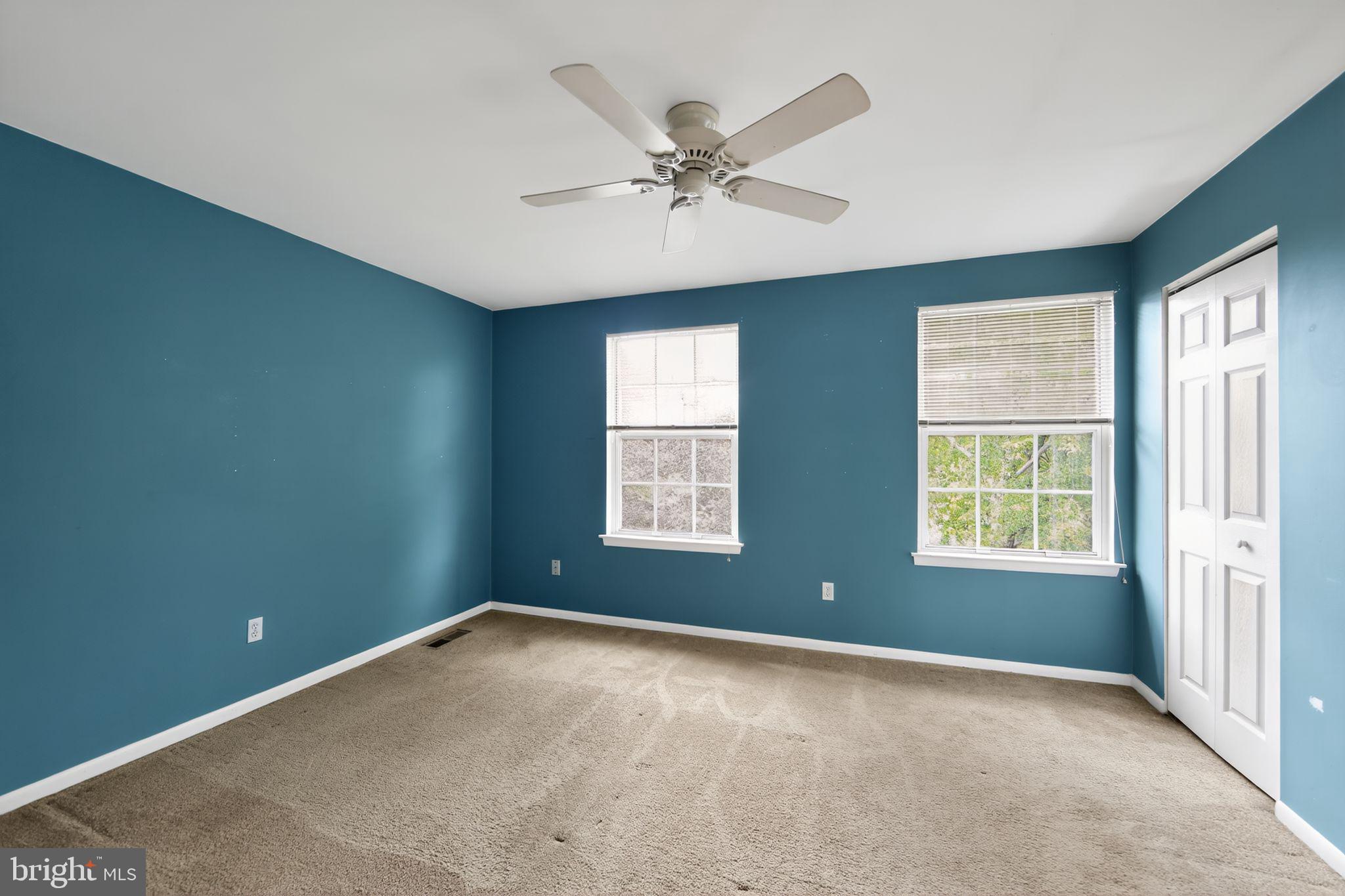 BEAVER RUN KNOLL - Residential