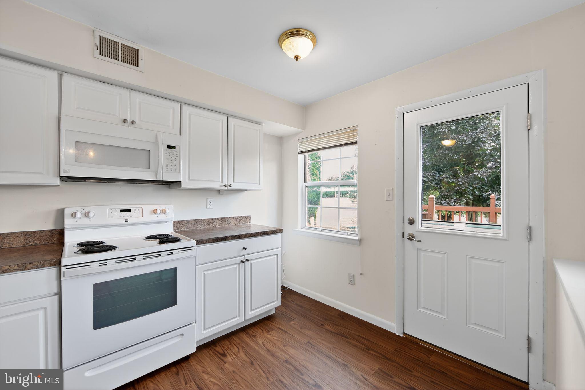 BEAVER RUN KNOLL - Residential