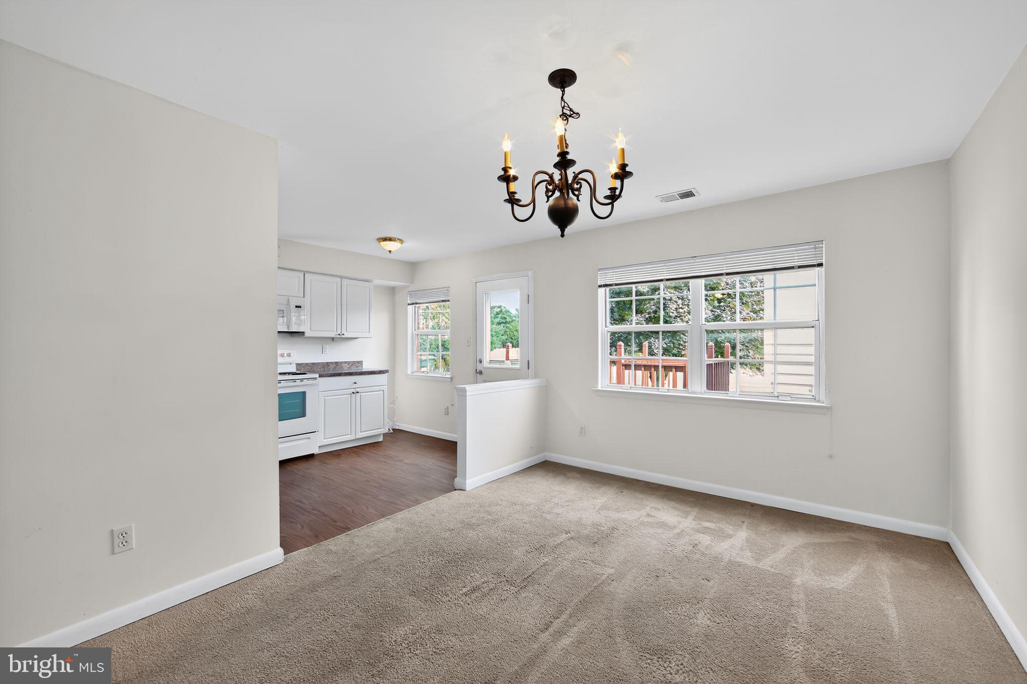 BEAVER RUN KNOLL - Residential