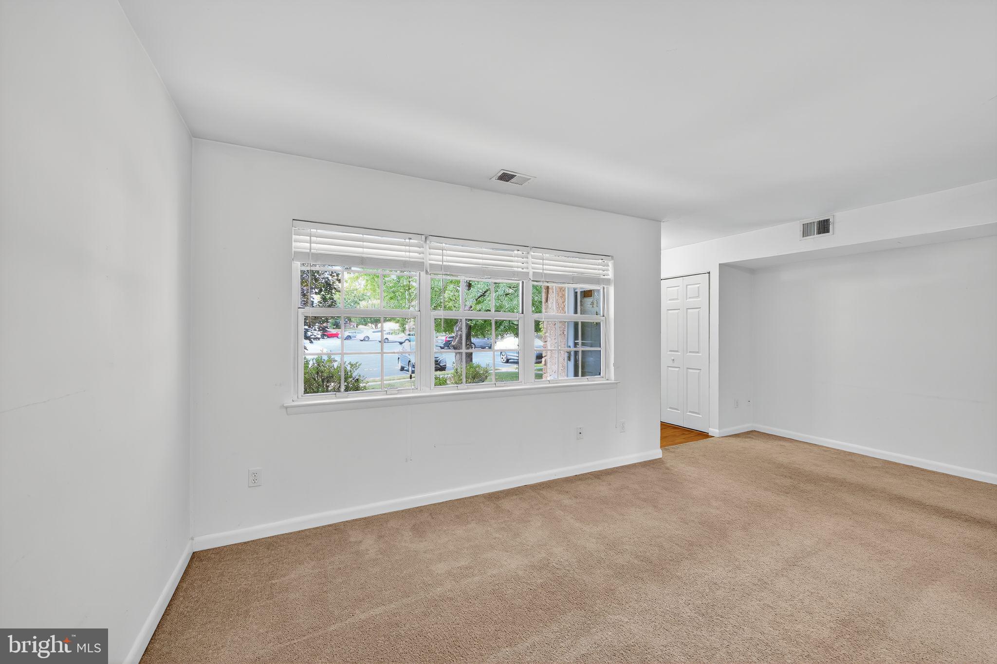 BEAVER RUN KNOLL - Residential