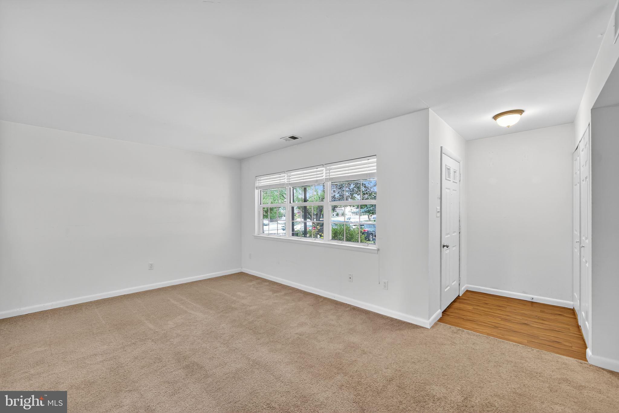 BEAVER RUN KNOLL - Residential