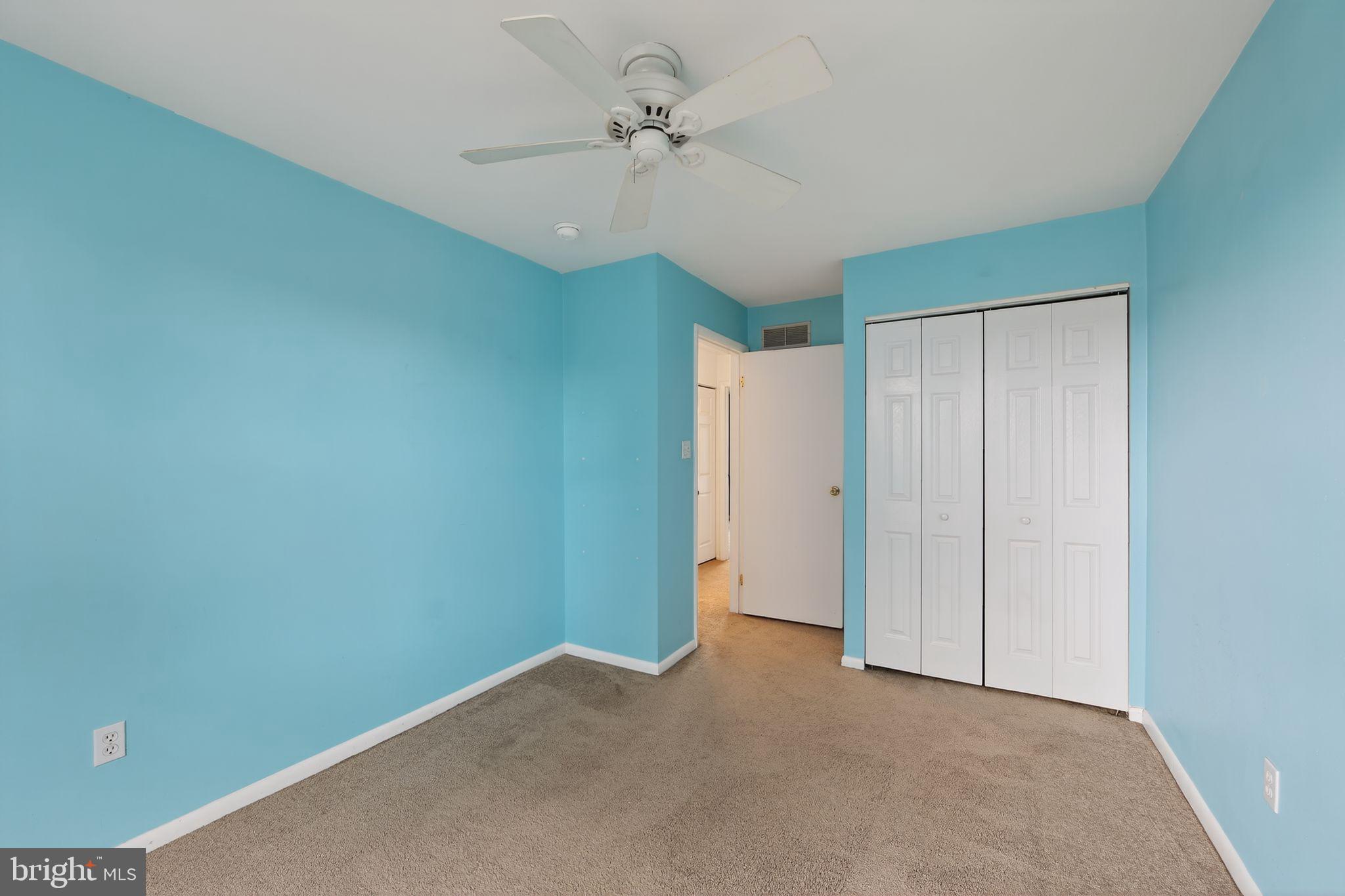 BEAVER RUN KNOLL - Residential