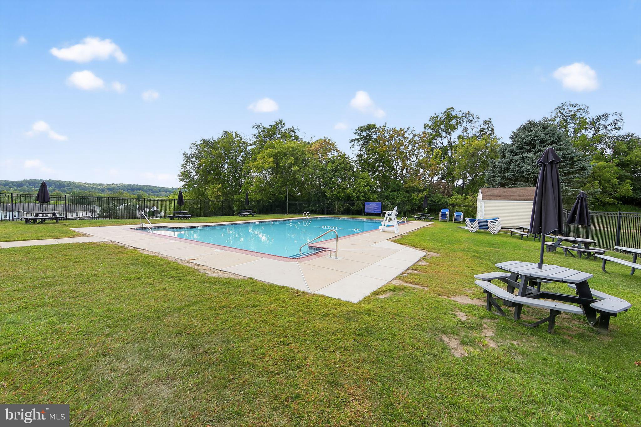 BEAVER RUN KNOLL - Residential