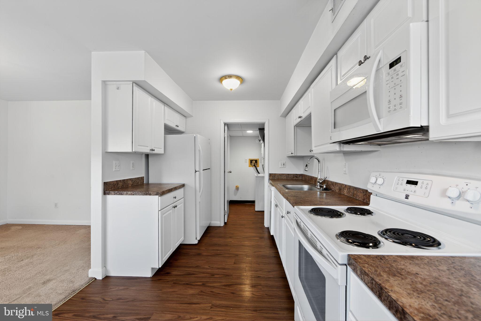 BEAVER RUN KNOLL - Residential