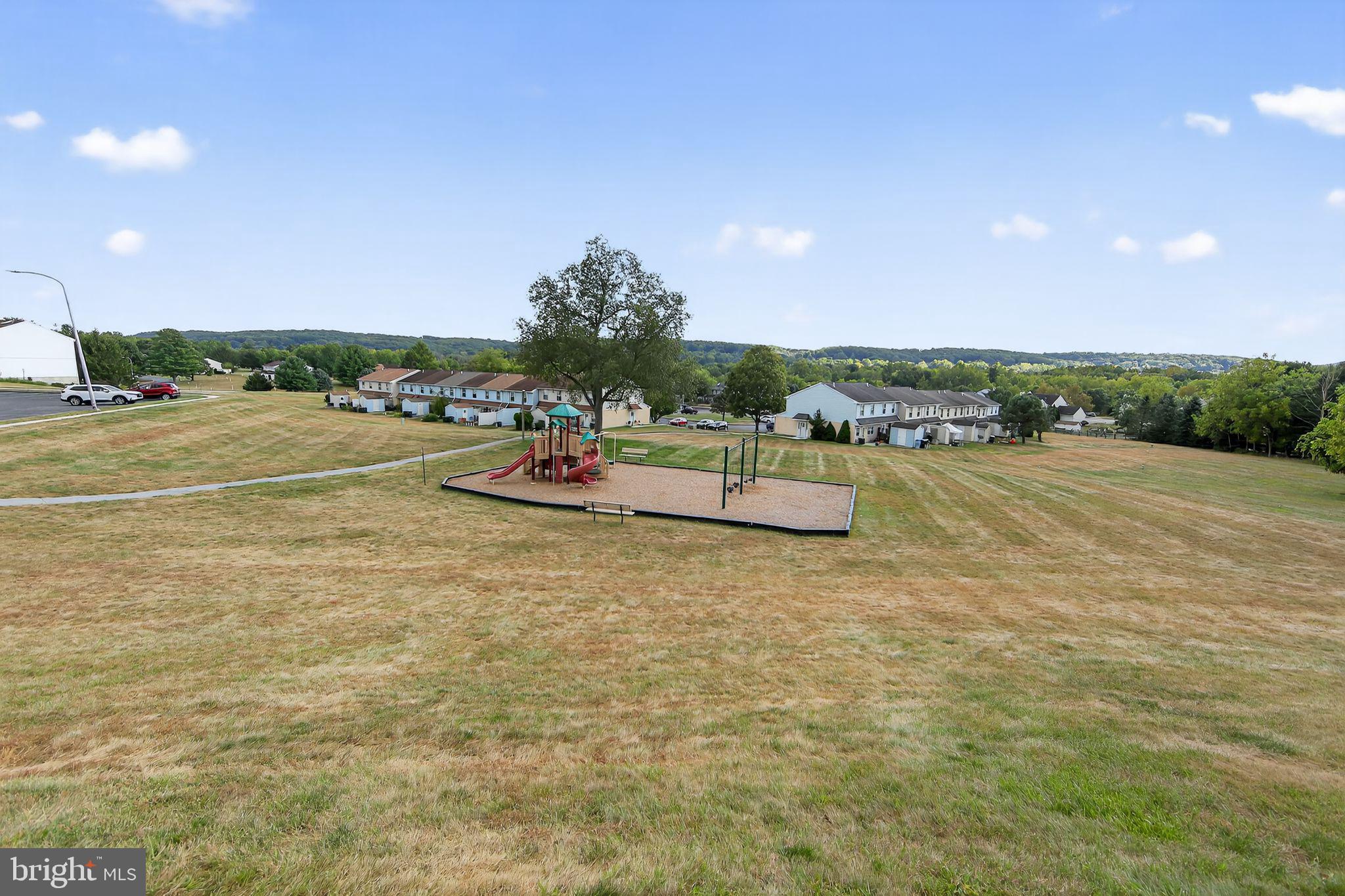 BEAVER RUN KNOLL - Residential