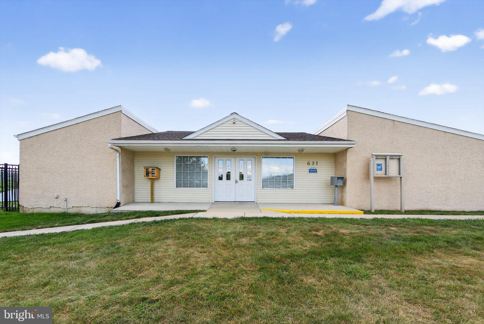 BEAVER RUN KNOLL - Residential