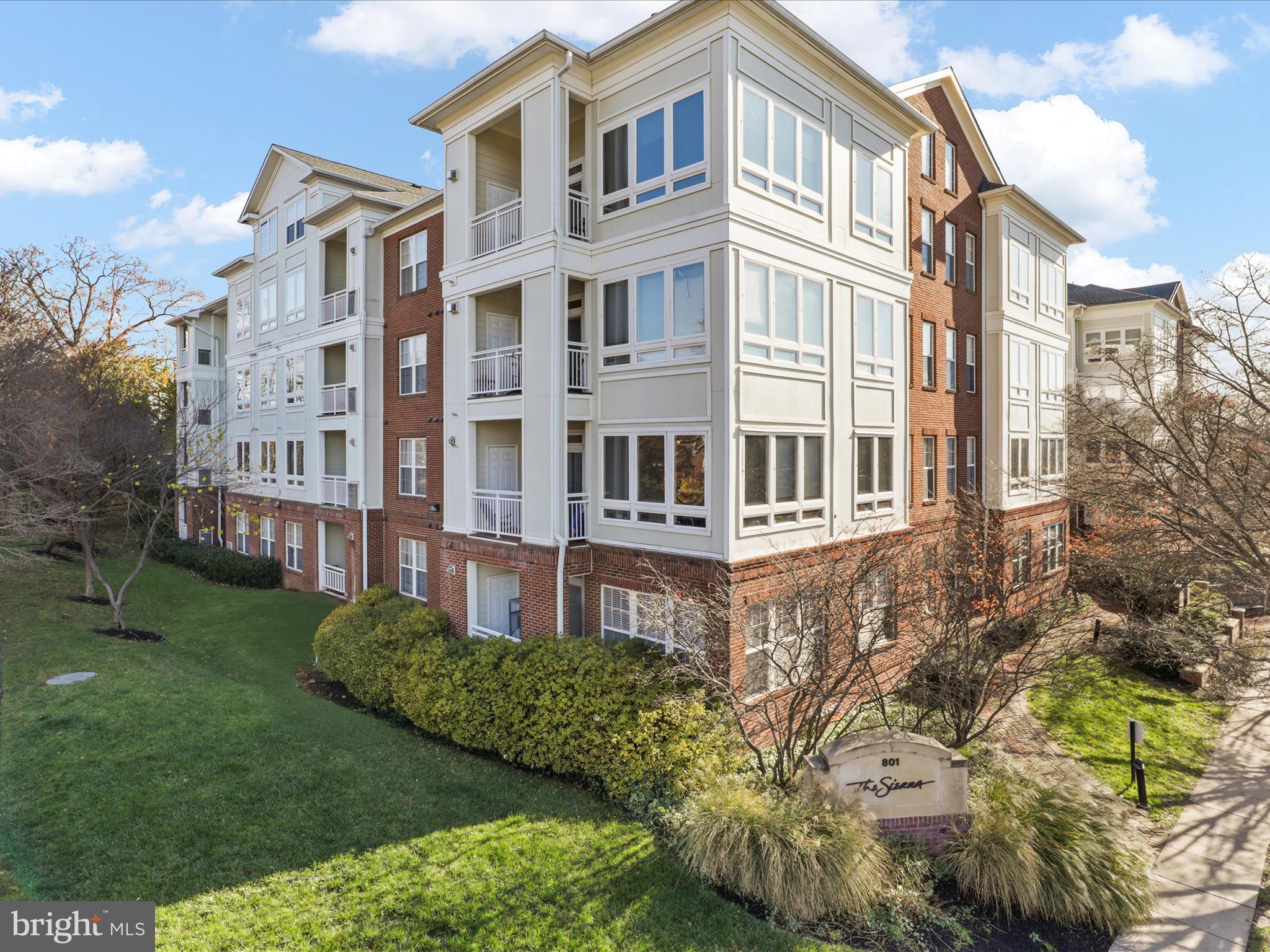 801 S GREENBRIER STREET S 111