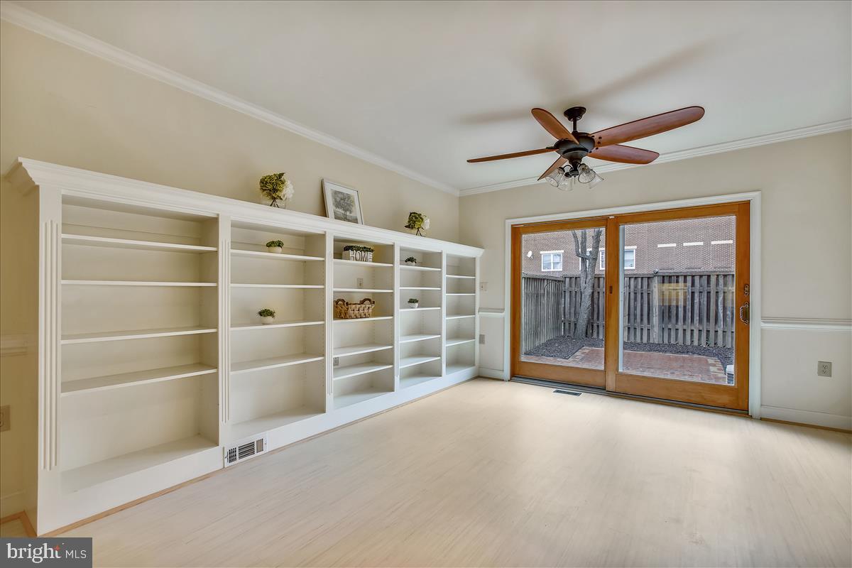 OLD TOWN ALEXANDRIA - Residential