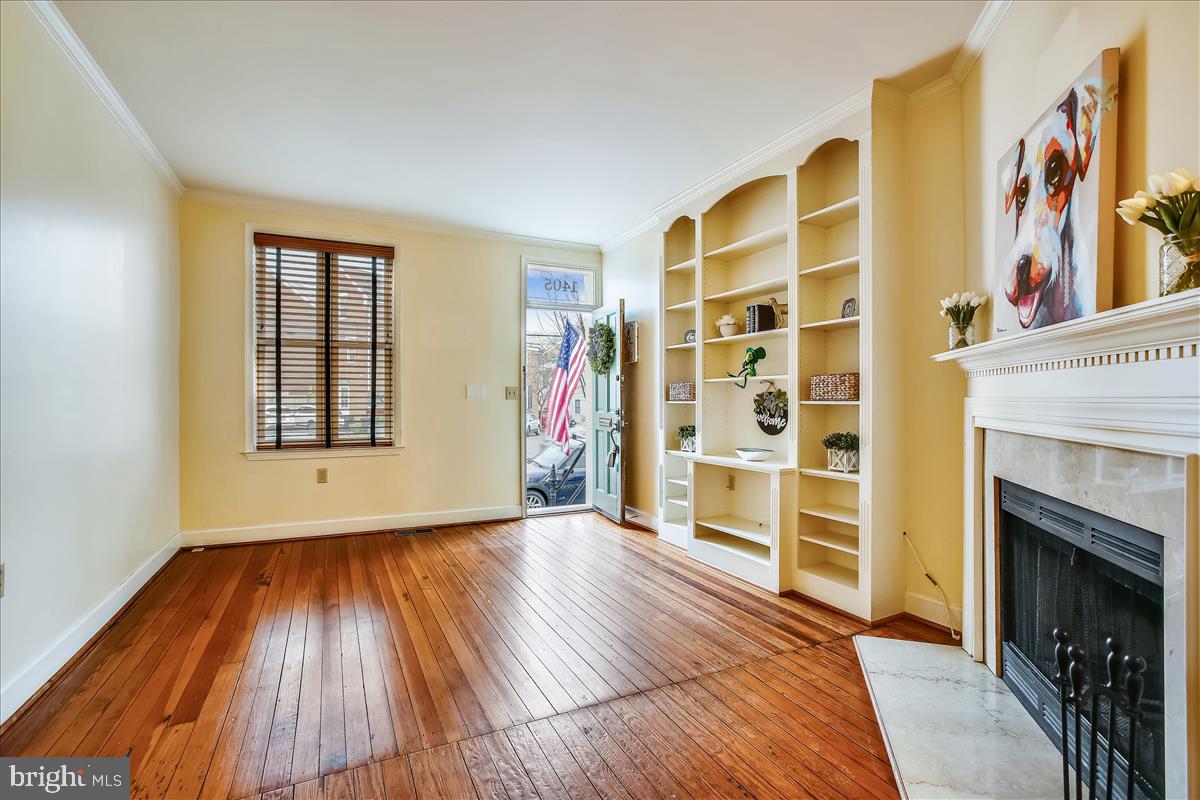 OLD TOWN ALEXANDRIA - Residential