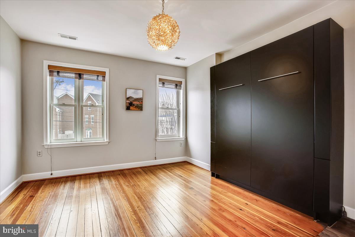 OLD TOWN ALEXANDRIA - Residential