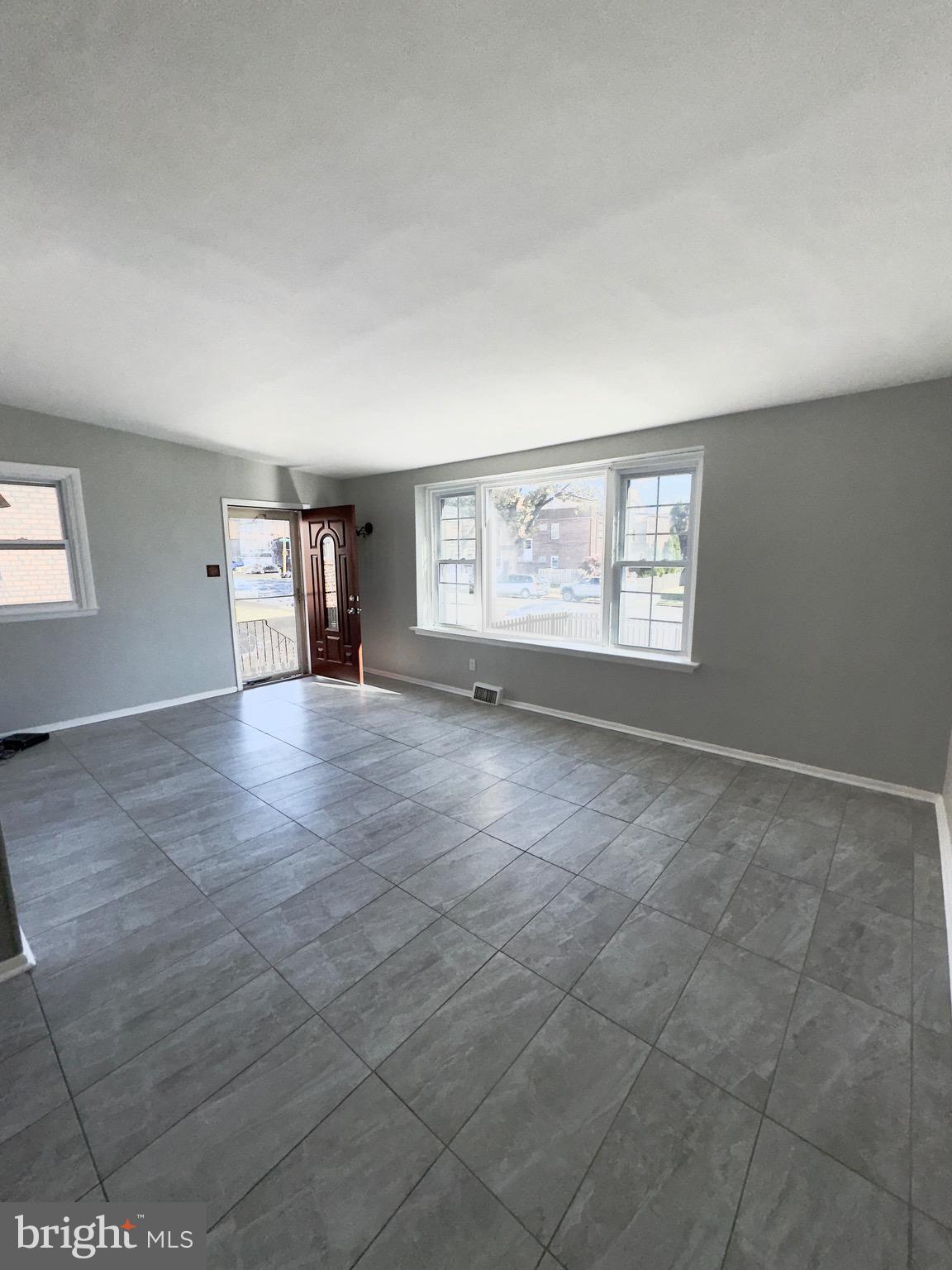 SUMMERDALE - Residential Lease