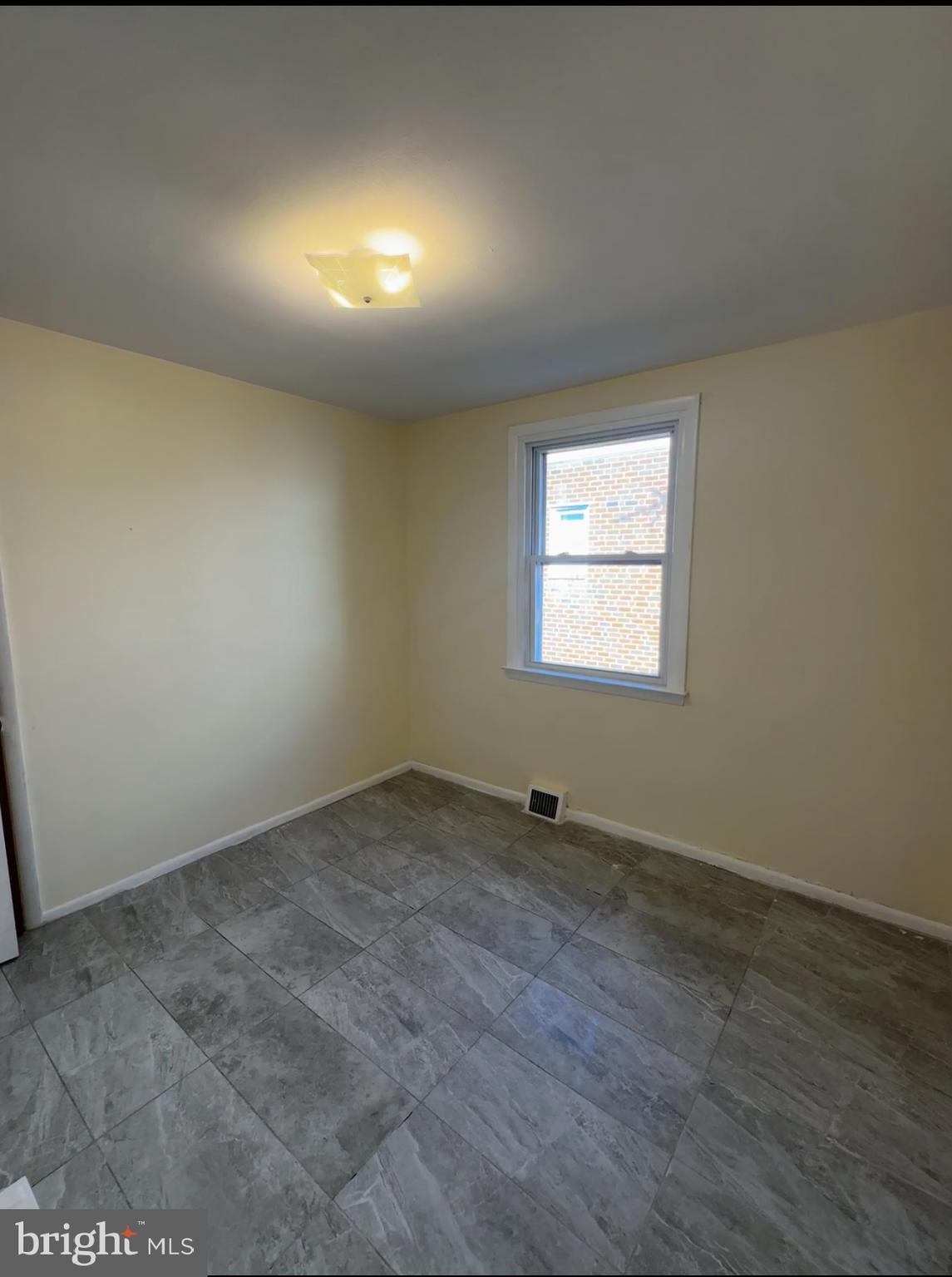 SUMMERDALE - Residential Lease