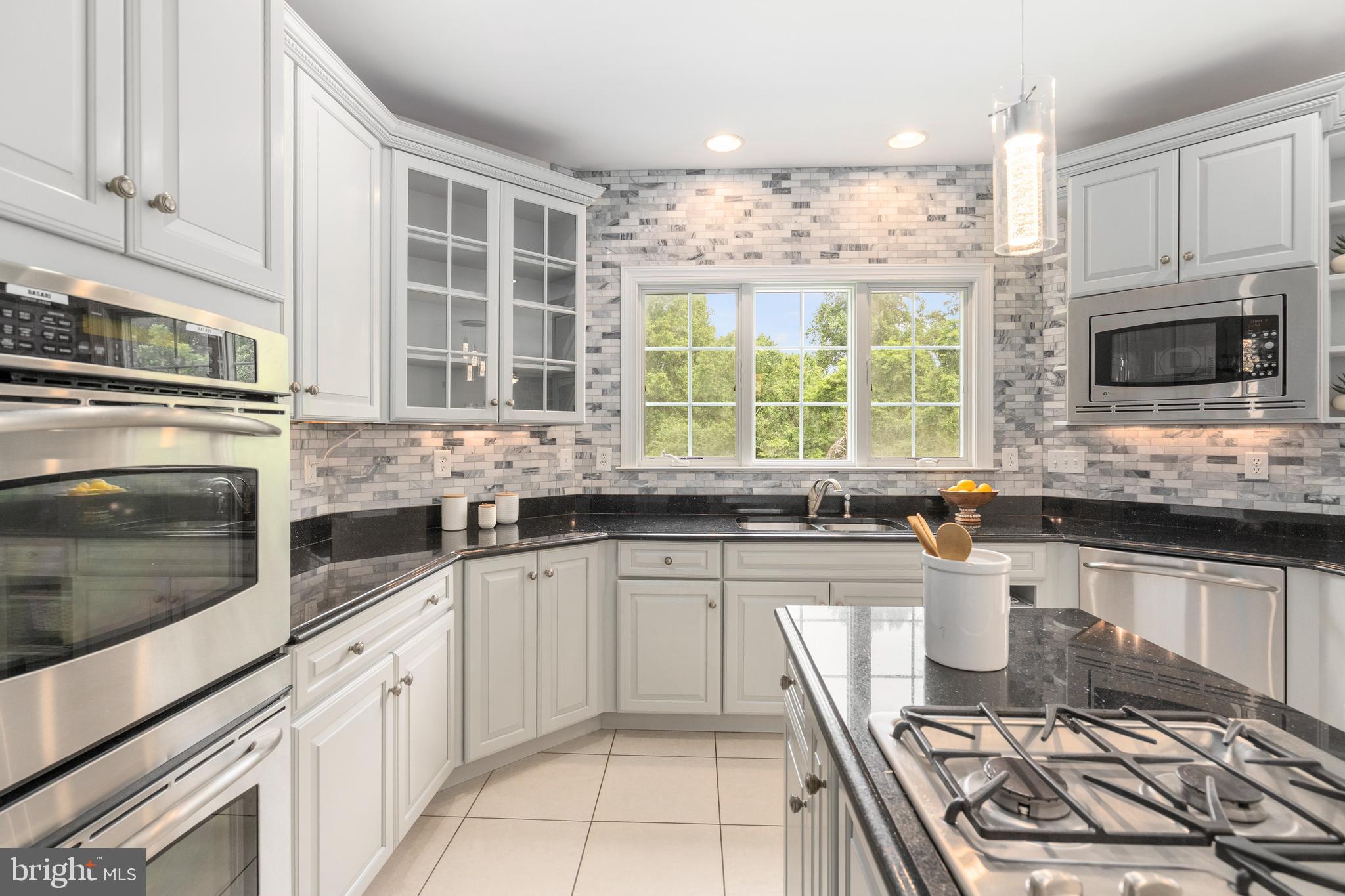 IVY MEADOWS - Residential