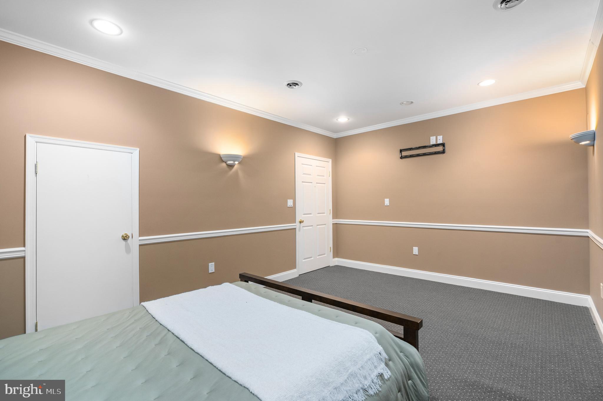 IVY MEADOWS - Residential