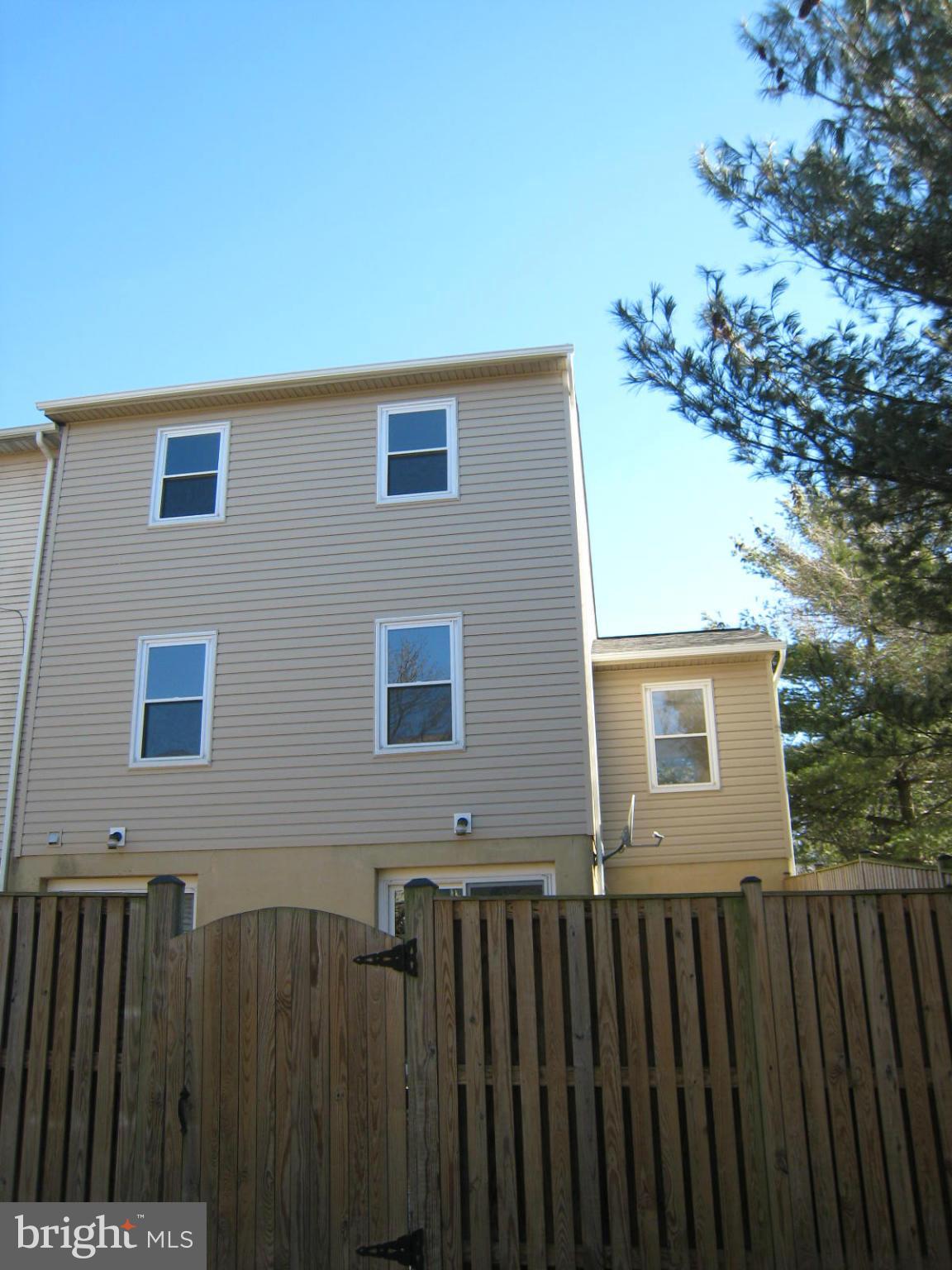 CROFTON VILLAGE - Residential Lease