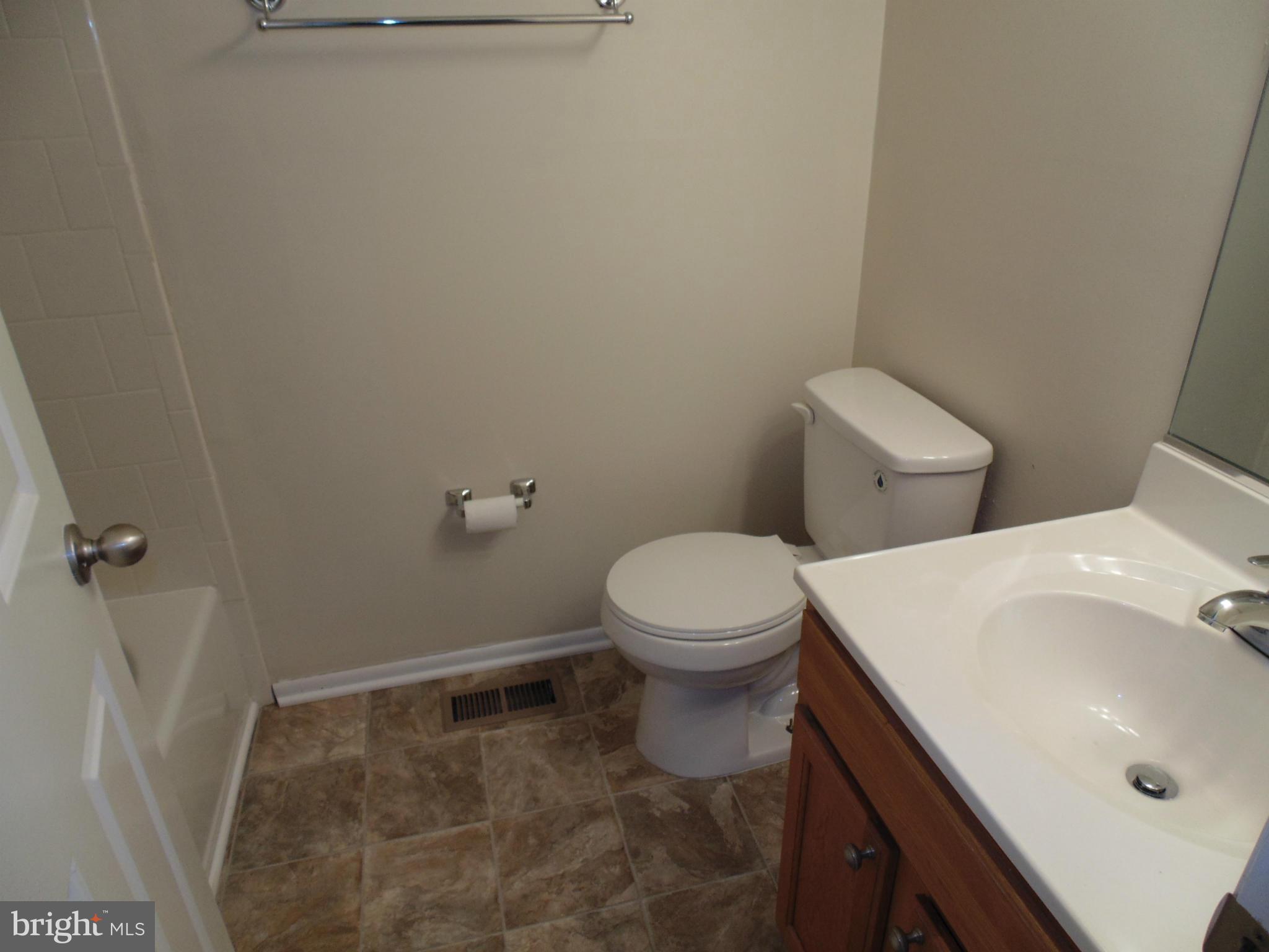 CROFTON VILLAGE - Residential Lease