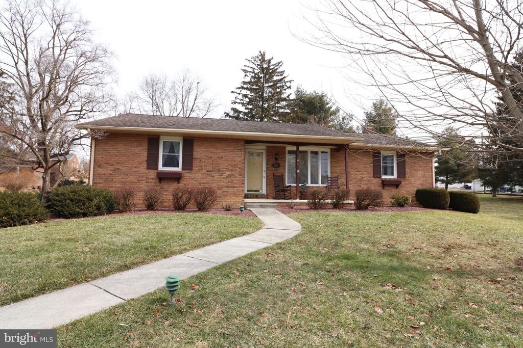 Photo of 41 W Queen Street, EPHRATA, PA 17522 (MLS # PALA2083538)