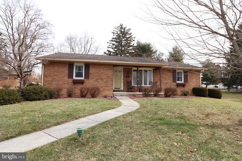 41 W QUEEN STREET EPHRATA PA 17522