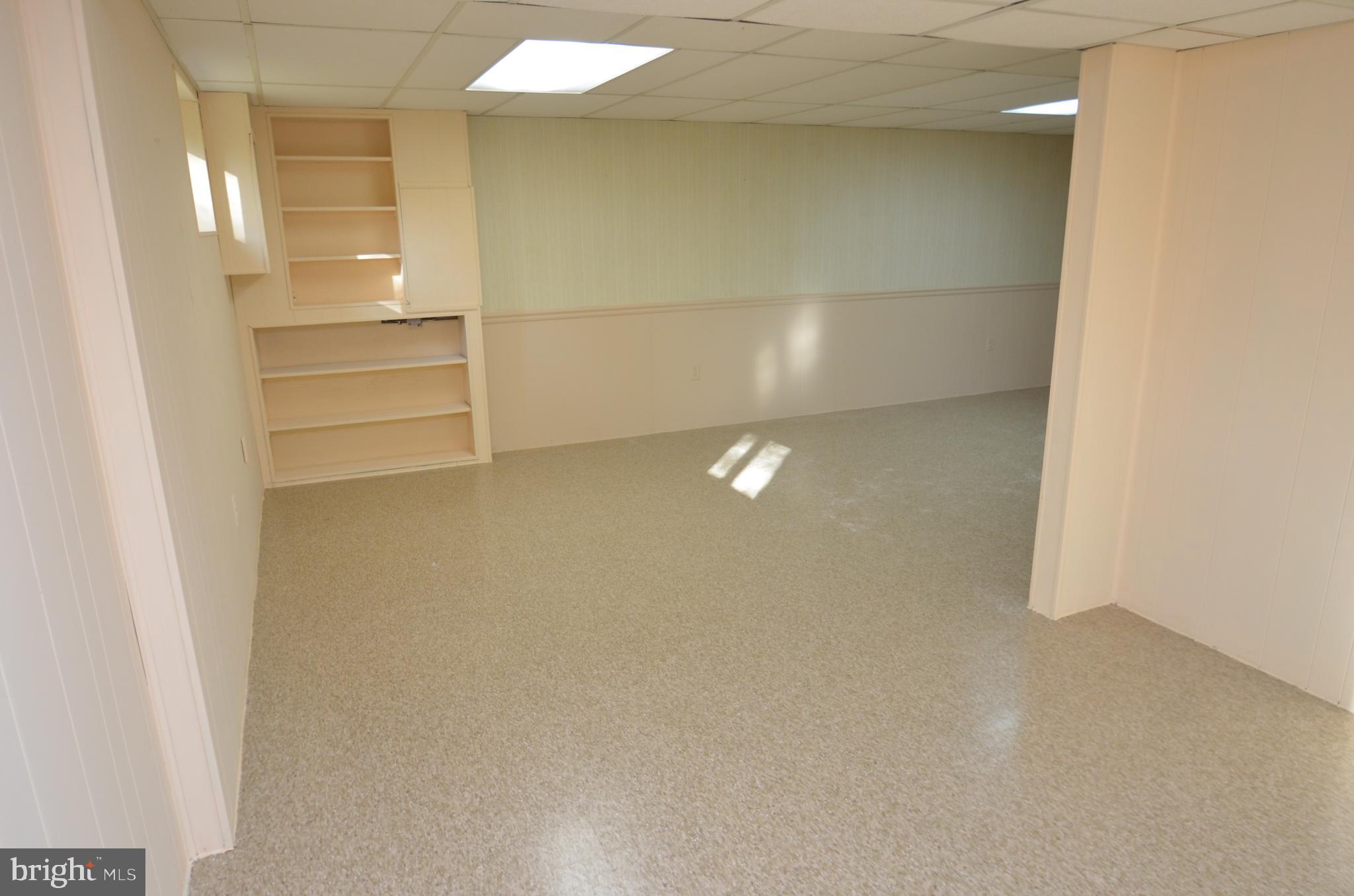 KINGS PARK WEST - Residential Lease