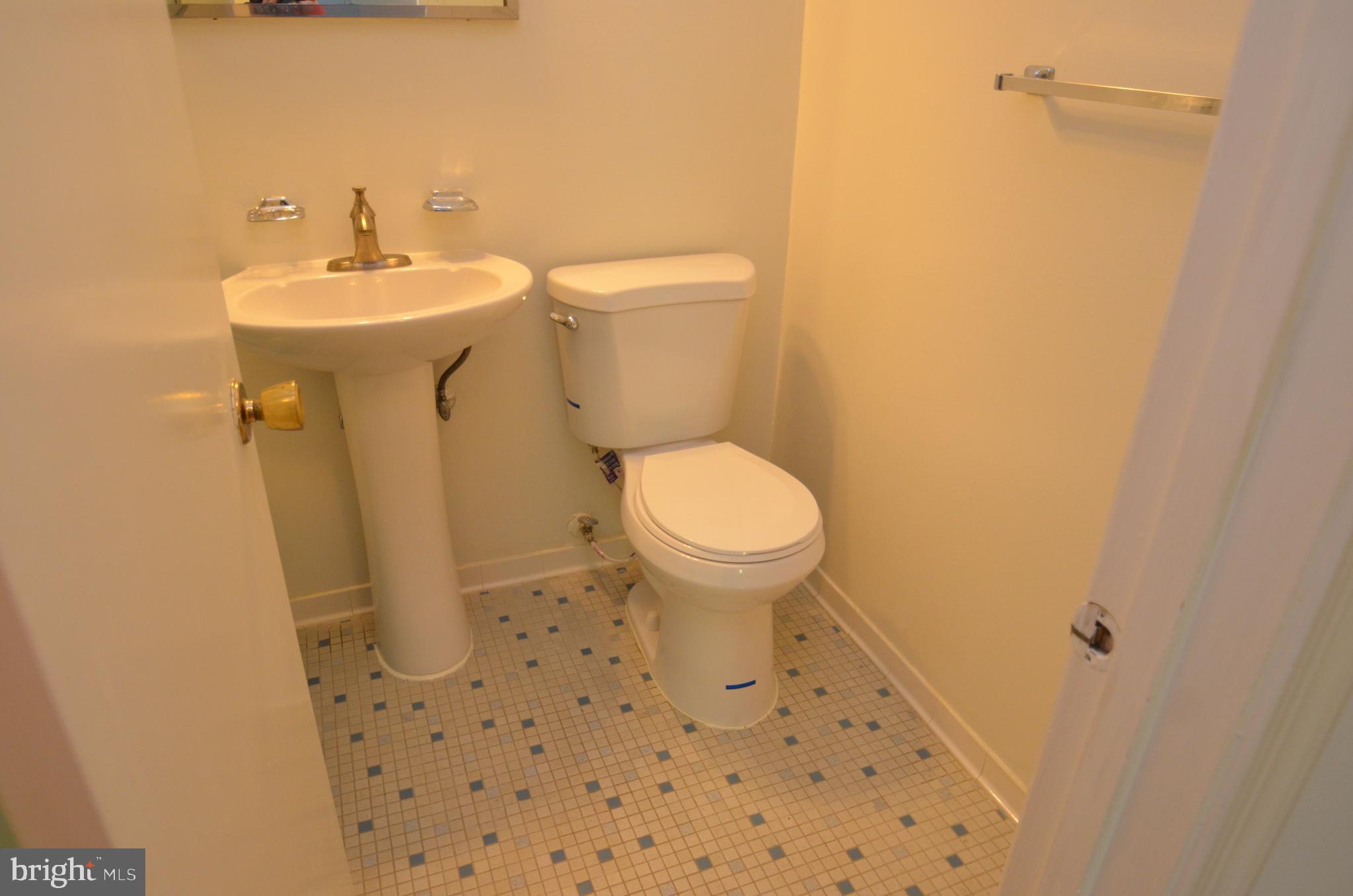 KINGS PARK WEST - Residential Lease