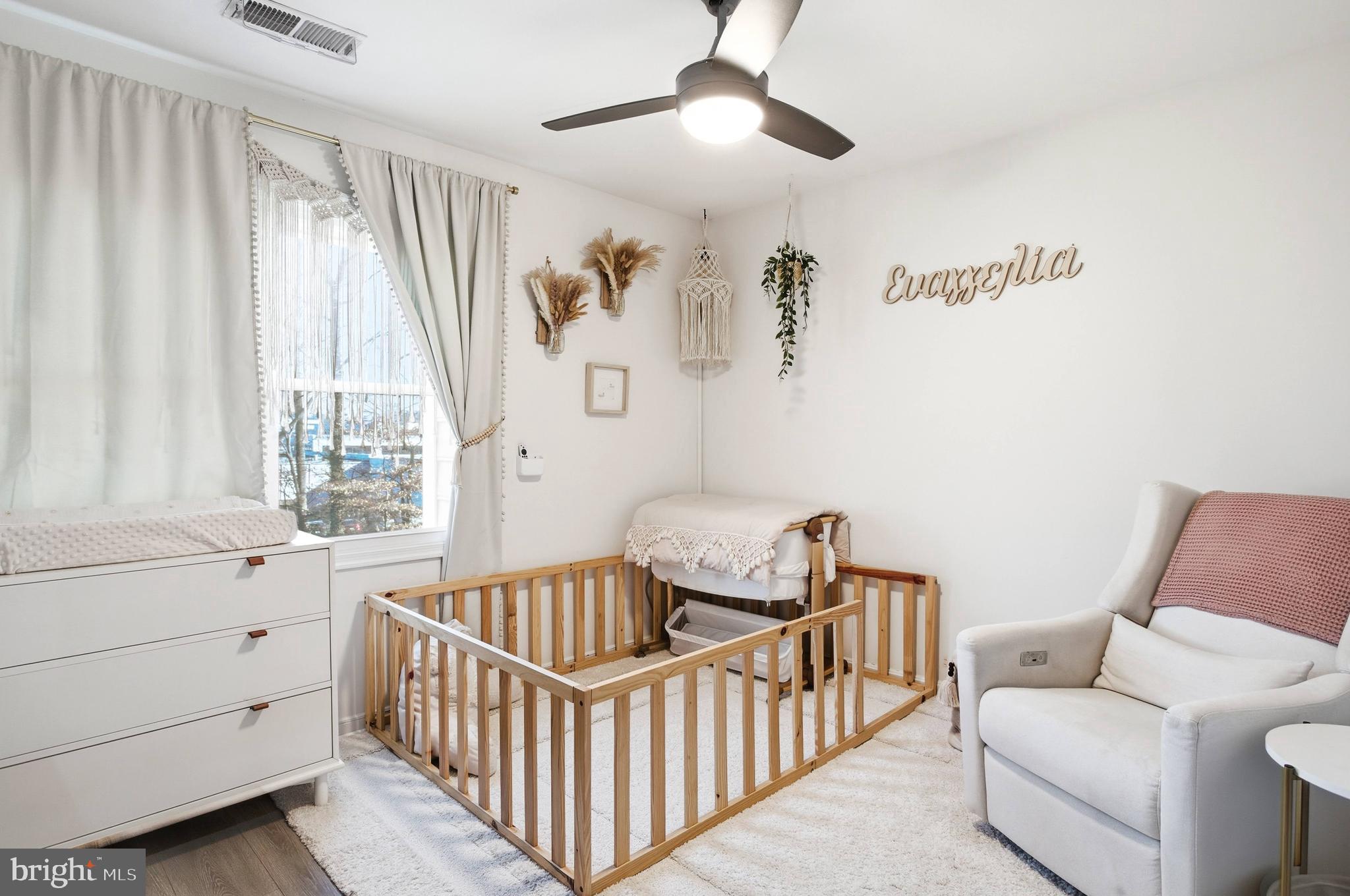 FAIRFAX OAKS - Residential