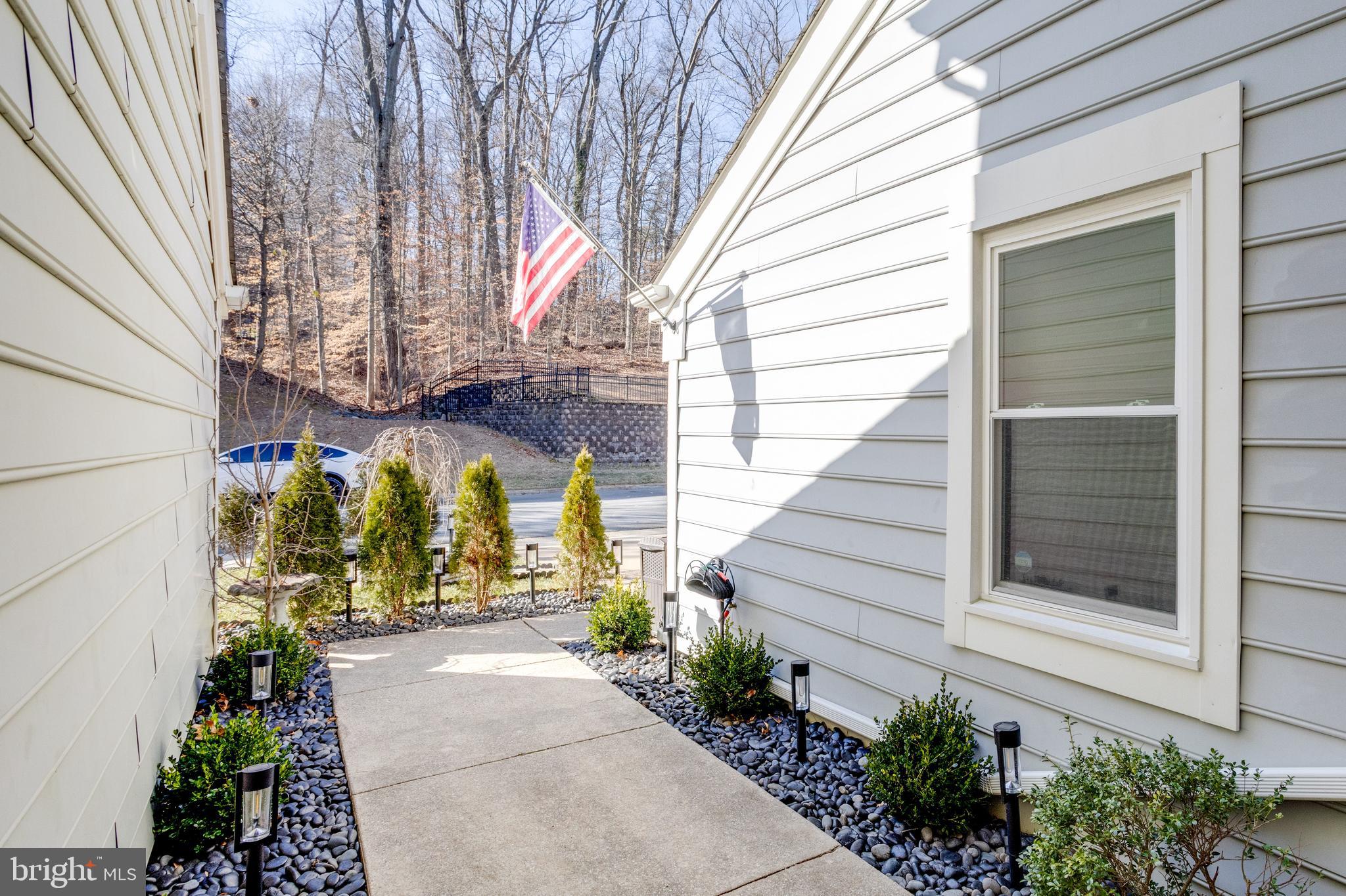 FAIRFAX OAKS - Residential