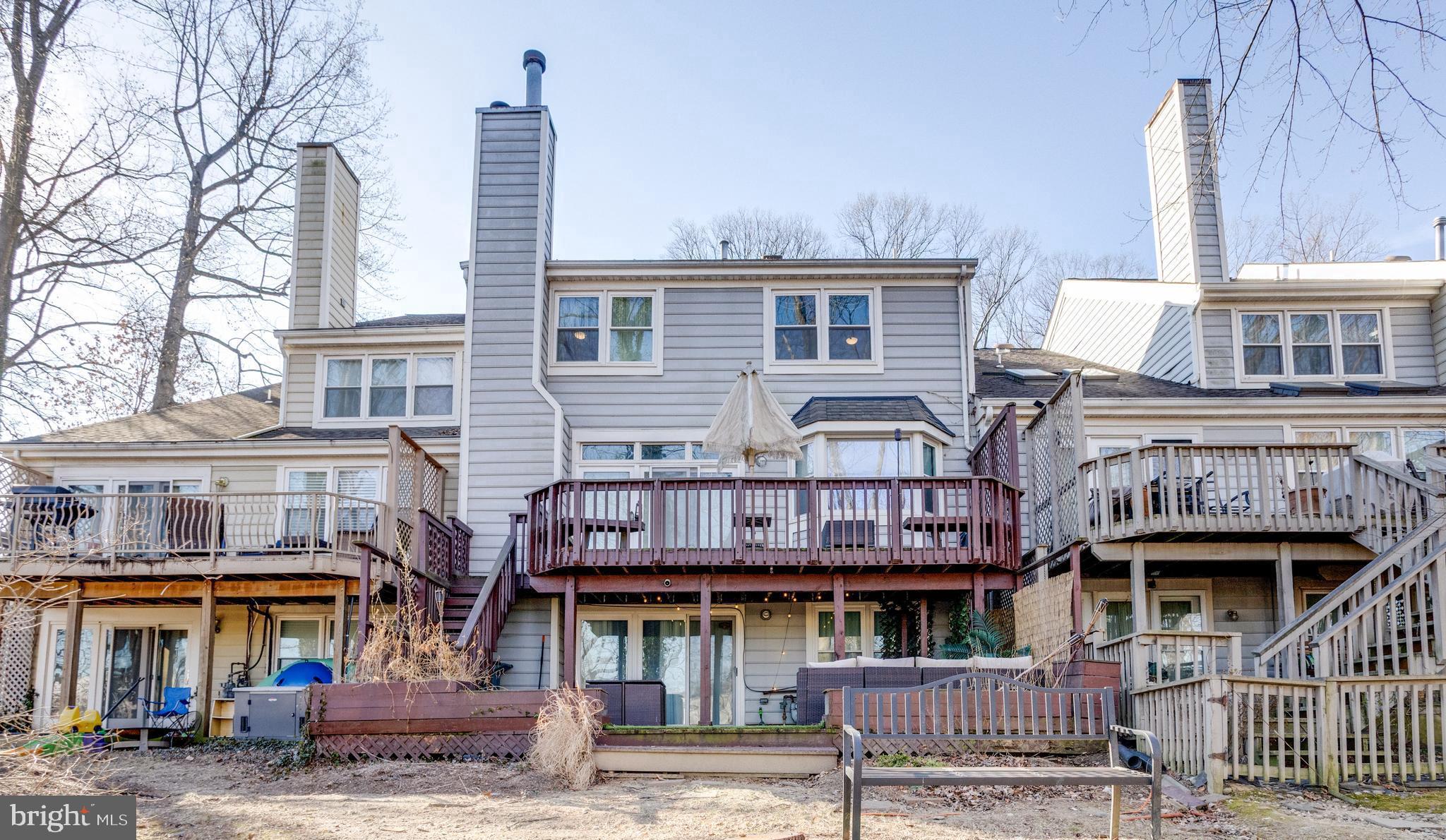 FAIRFAX OAKS - Residential