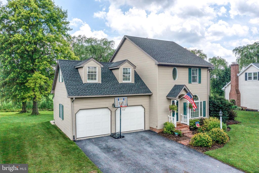 Photo of 109 PENNINGDON DR, LANDISVILLE, PA 17538 (MLS # PALA2036708)