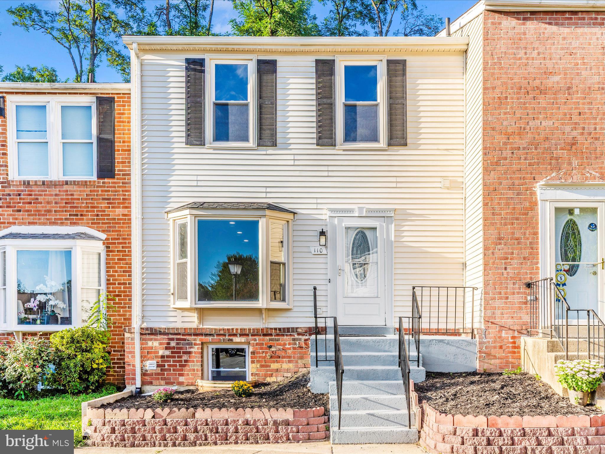 Welcome to this BEAUTIFULLY AND NEWLY RENOVATED townhouse in the sought-after Foxwood community of Gaithersburg! EVERY detail has been updated, including brand-new flooring on the main and upper levels, fresh paint throughout, new vanities, a BRAND-NEW ROOF, and a fully renovated kitchen with new cabinets, countertops, and appliances.
The main level features an inviting layout with a spacious living and dining area, perfect for gatherings and everyday living. Upstairs, you’ll find comfortable bedrooms, including a primary suite with its own bath, along with additional rooms that offer plenty of flexibility.
Enjoy the convenience of living just minutes from I-270, shopping, dining, and local parks, all while being part of a welcoming community. With its extensive updates and prime location, this move-in ready home is a must-see!