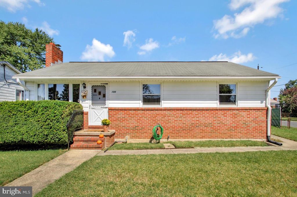 Photo of 100 Wallace Avenue, BALTIMORE, MD 21225 (MLS # MDAA2124510)
