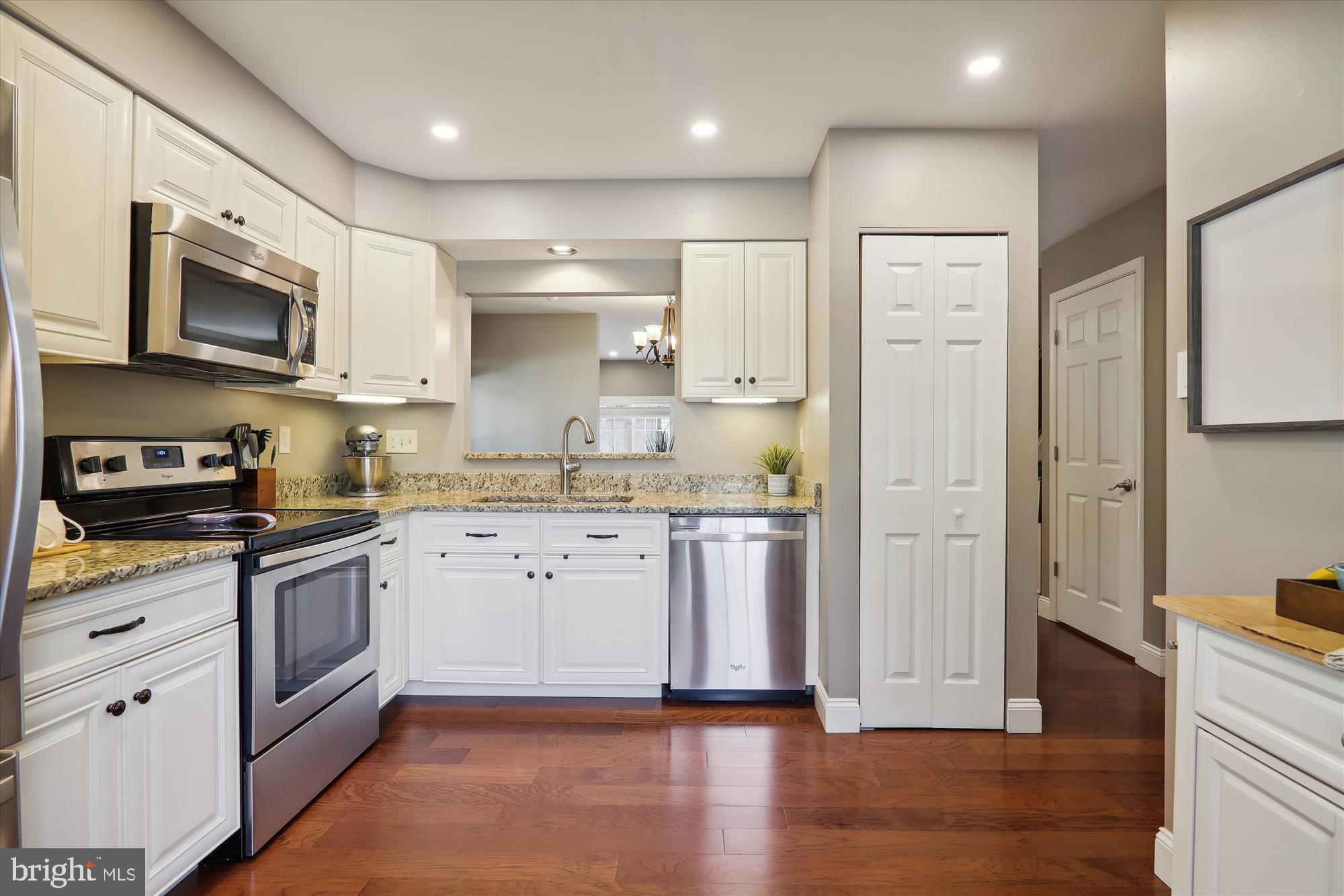 GUNNERS LAKE VILLAGE - Residential