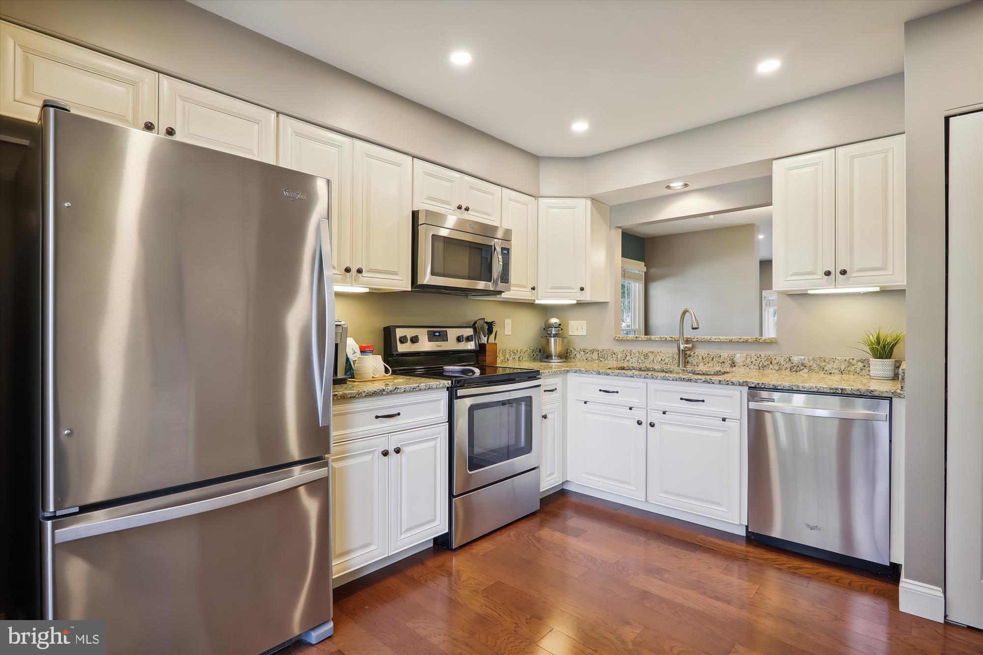 GUNNERS LAKE VILLAGE - Residential