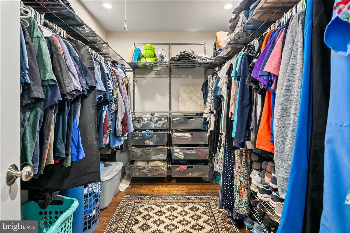 RIVERSIDE ESTATES - Residential