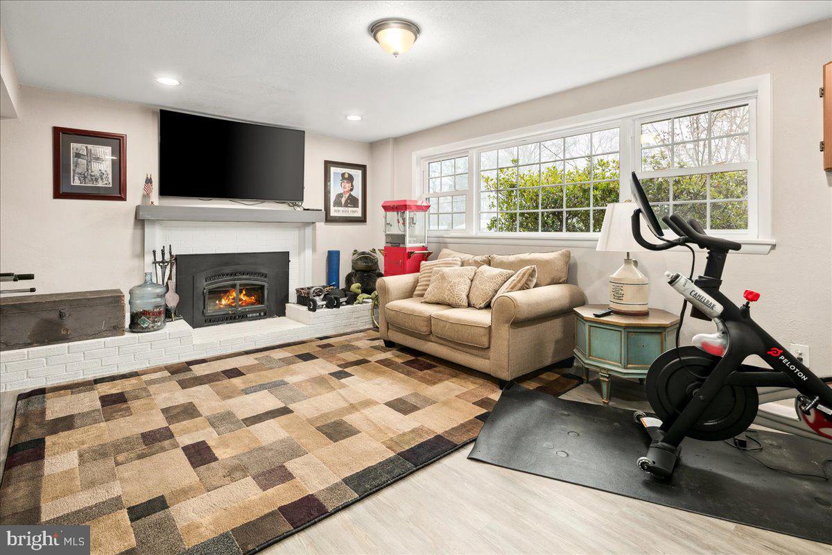 RIVERSIDE ESTATES - Residential