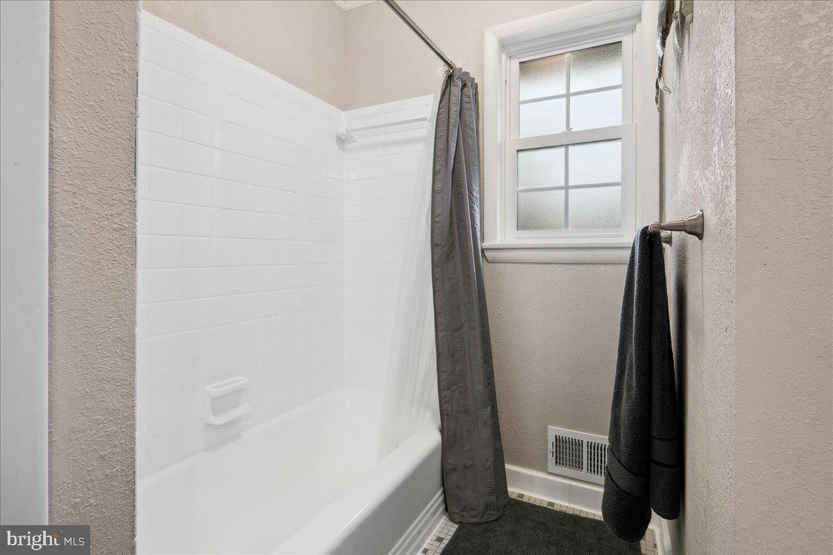 RIVERSIDE ESTATES - Residential