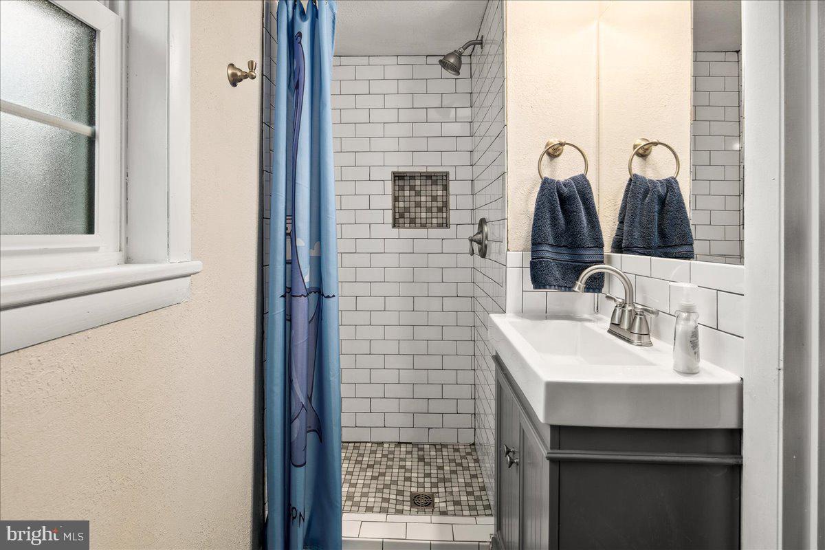 RIVERSIDE ESTATES - Residential