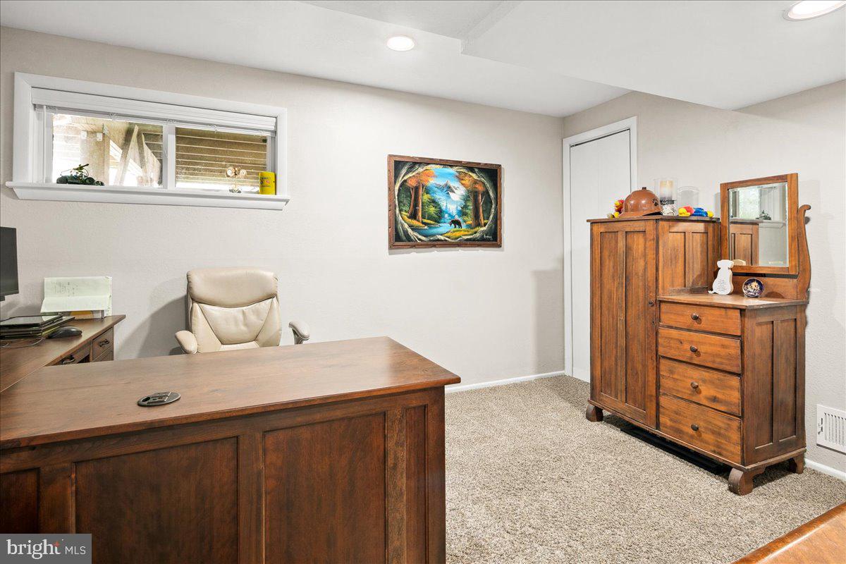 RIVERSIDE ESTATES - Residential