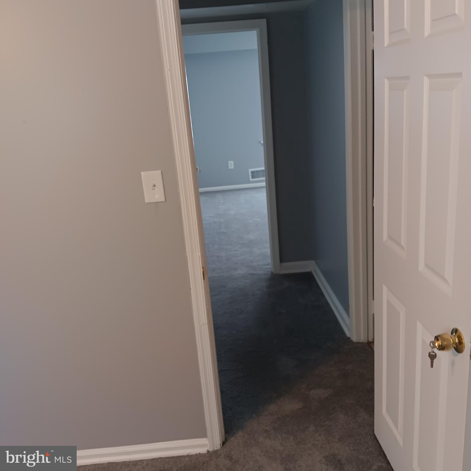 OLD TOWNE VILLAGE CONDOMINIUMS - Residential Lease