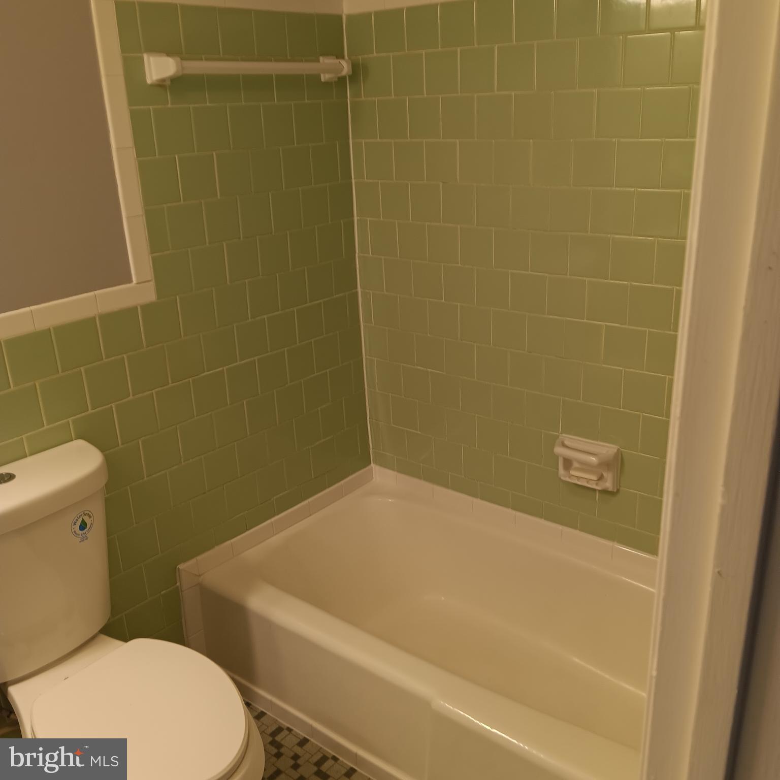 OLD TOWNE VILLAGE CONDOMINIUMS - Residential Lease