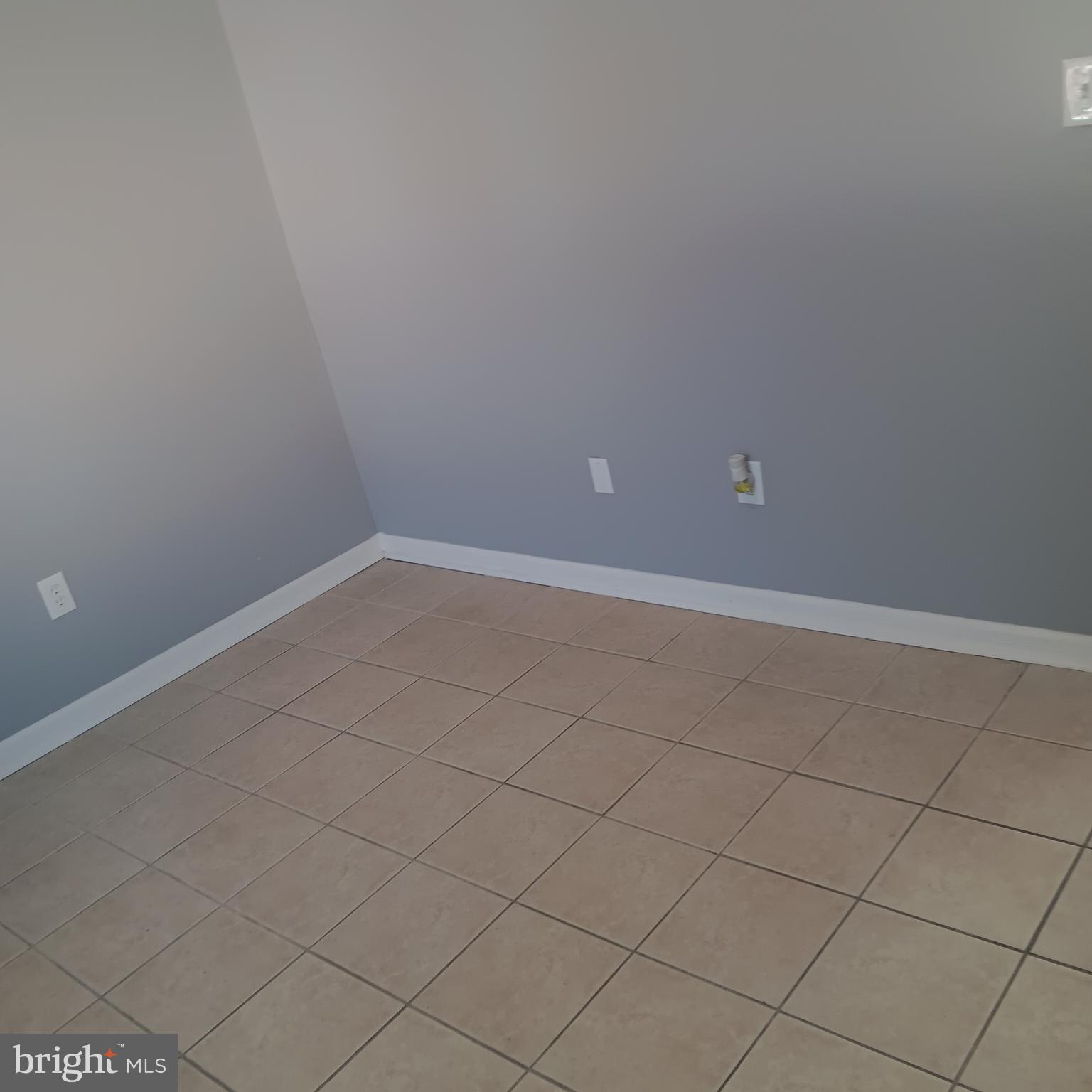 OLD TOWNE VILLAGE CONDOMINIUMS - Residential Lease