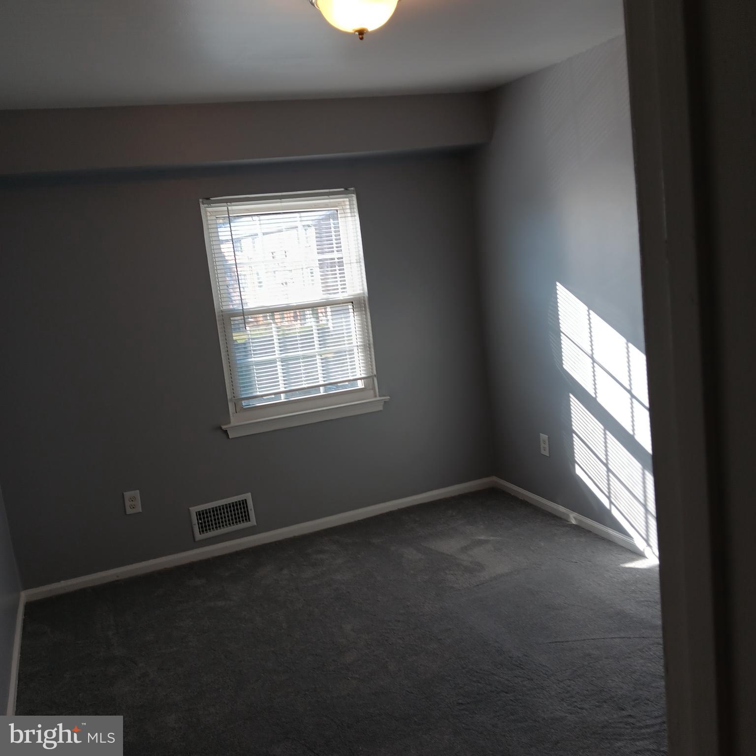 OLD TOWNE VILLAGE CONDOMINIUMS - Residential Lease