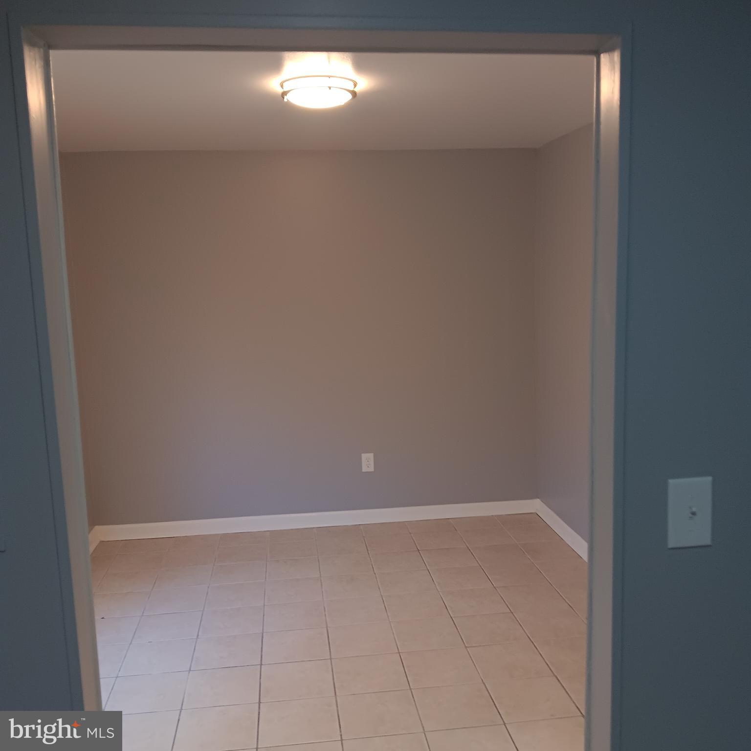 OLD TOWNE VILLAGE CONDOMINIUMS - Residential Lease