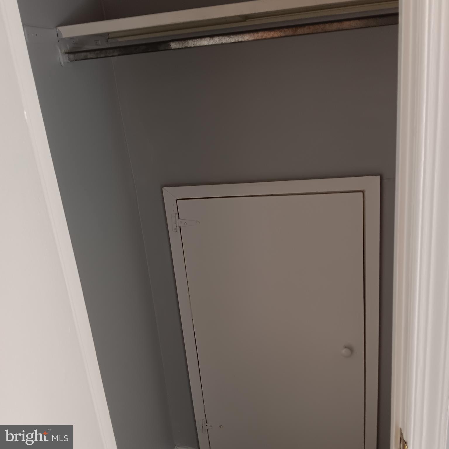 OLD TOWNE VILLAGE CONDOMINIUMS - Residential Lease